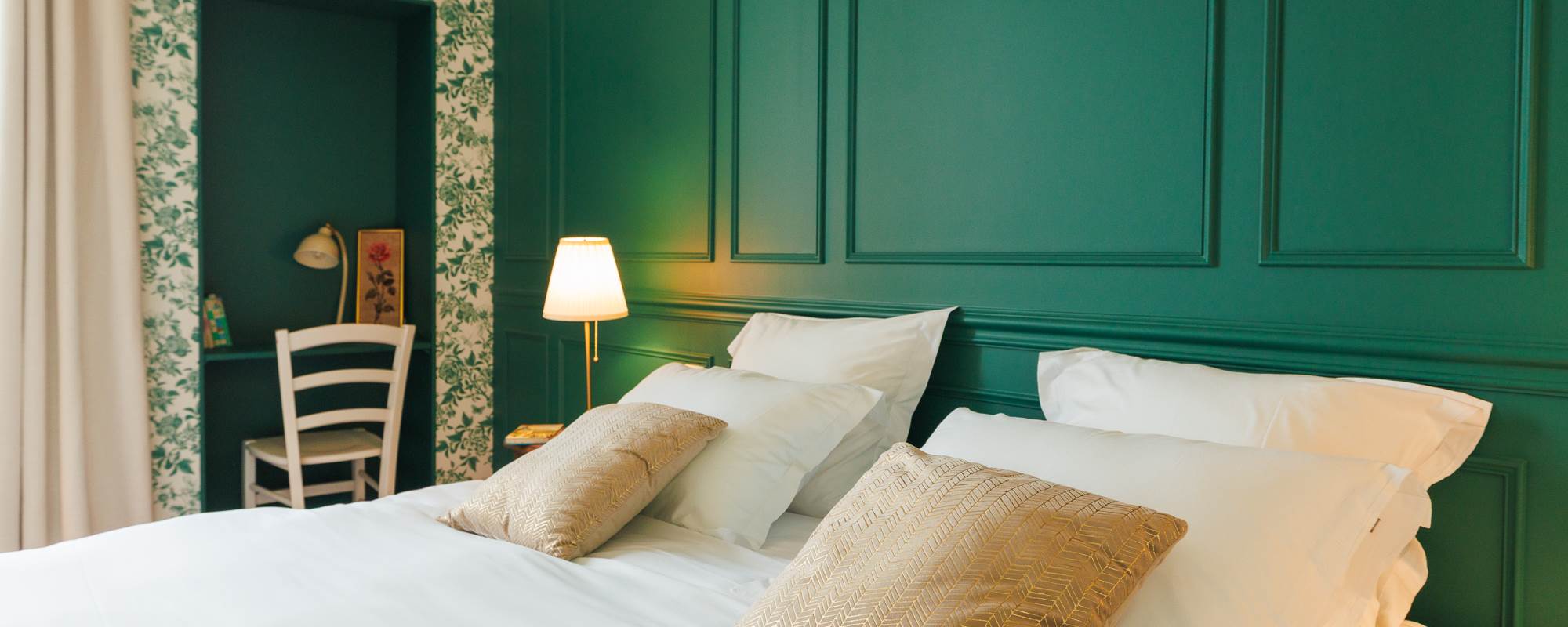 Chambre verte tête de lit gite de charme Le Quatre Feuilles proche Puy du Fou