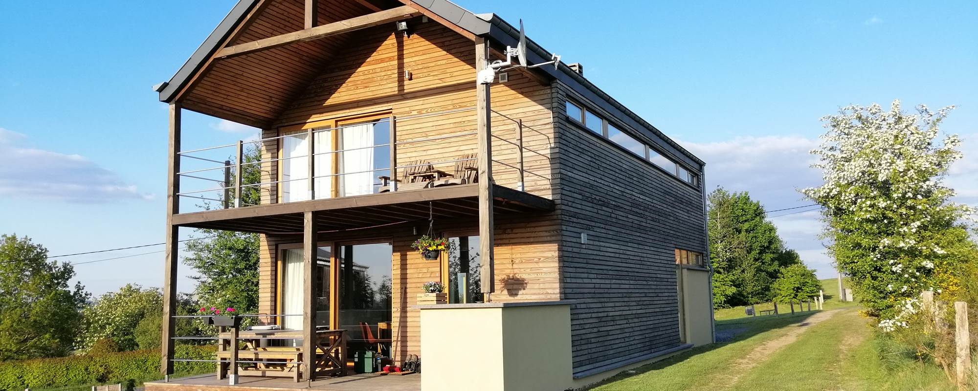 Maison côté de derrière