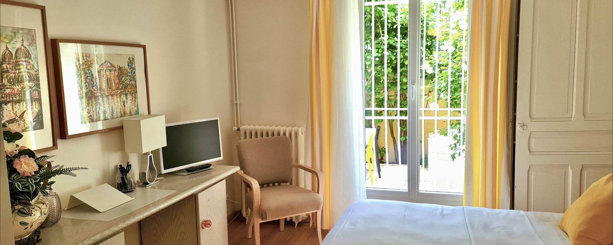 VILLA DU LAC VICHY - chambre bureau / console
