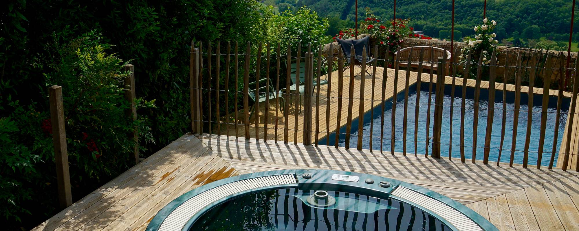 spa-debordement-vue-gite-domme