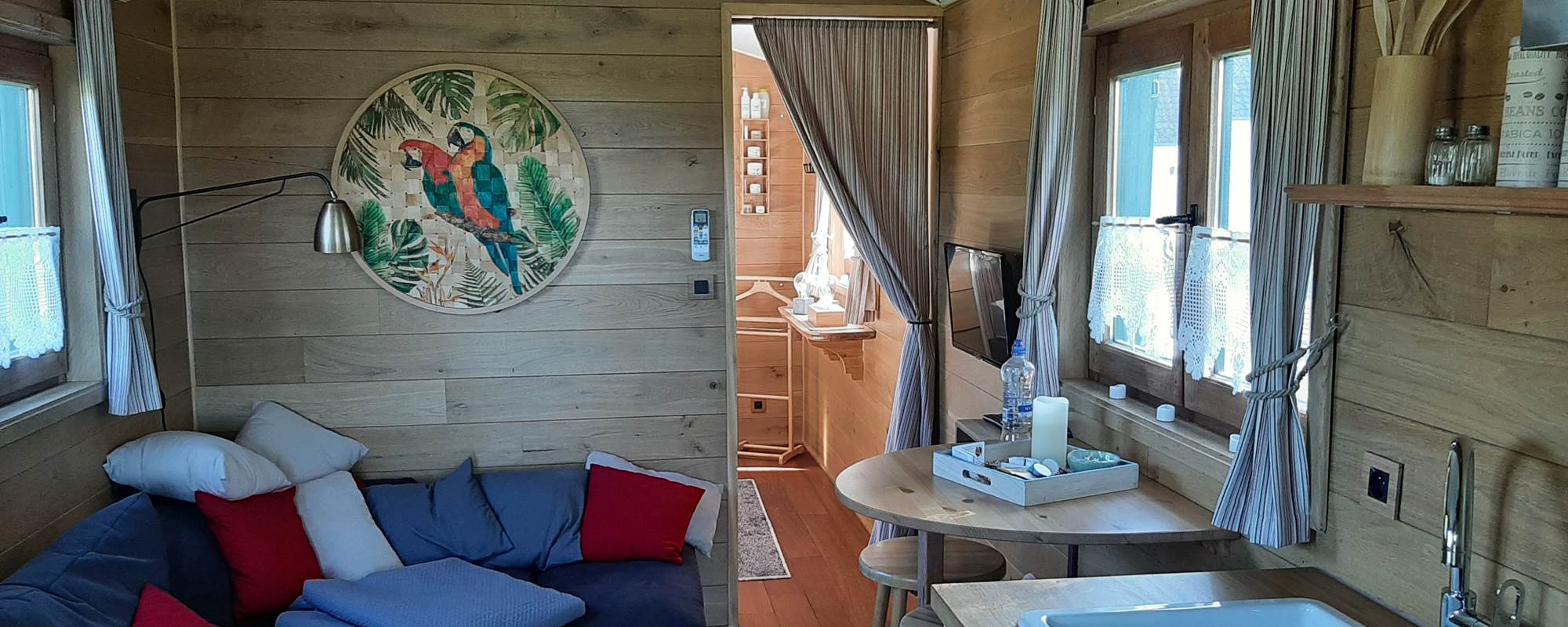 Roulotte:  salon/cuisine