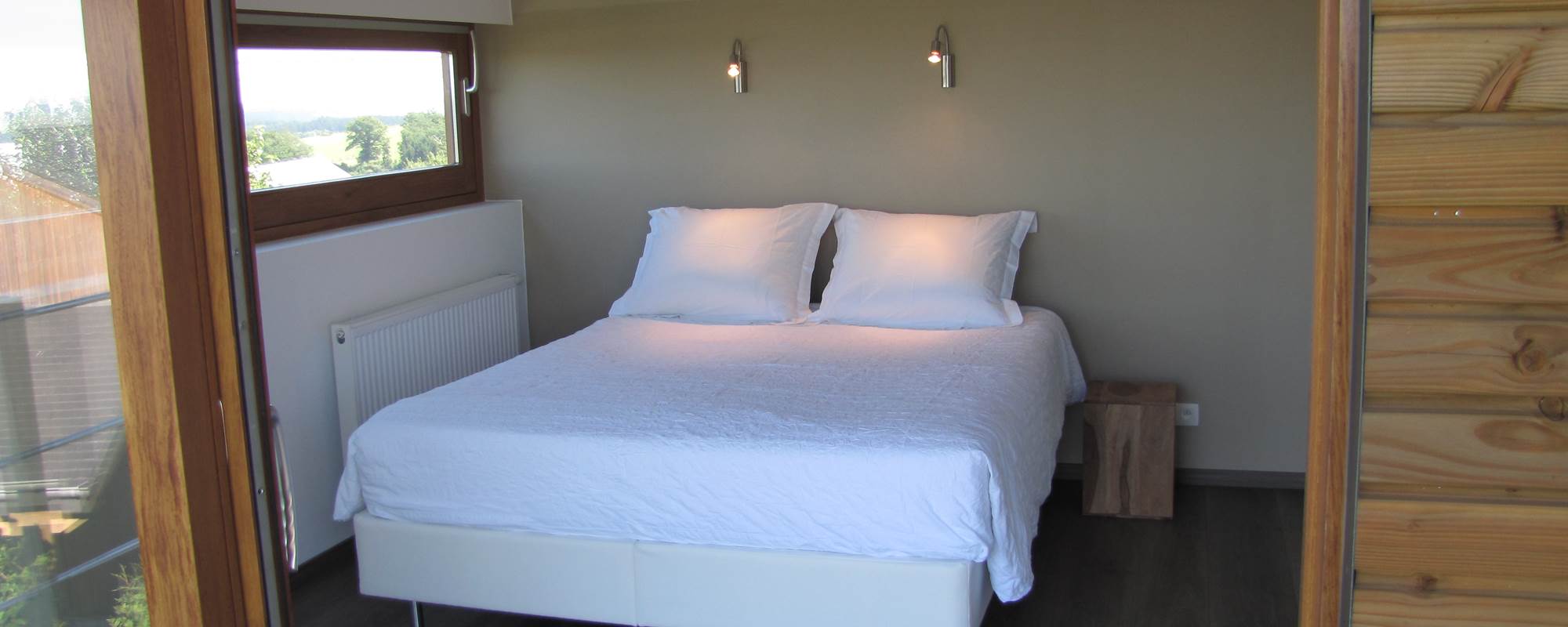 Chambre 1 avec lit double et balcon (photo 1)