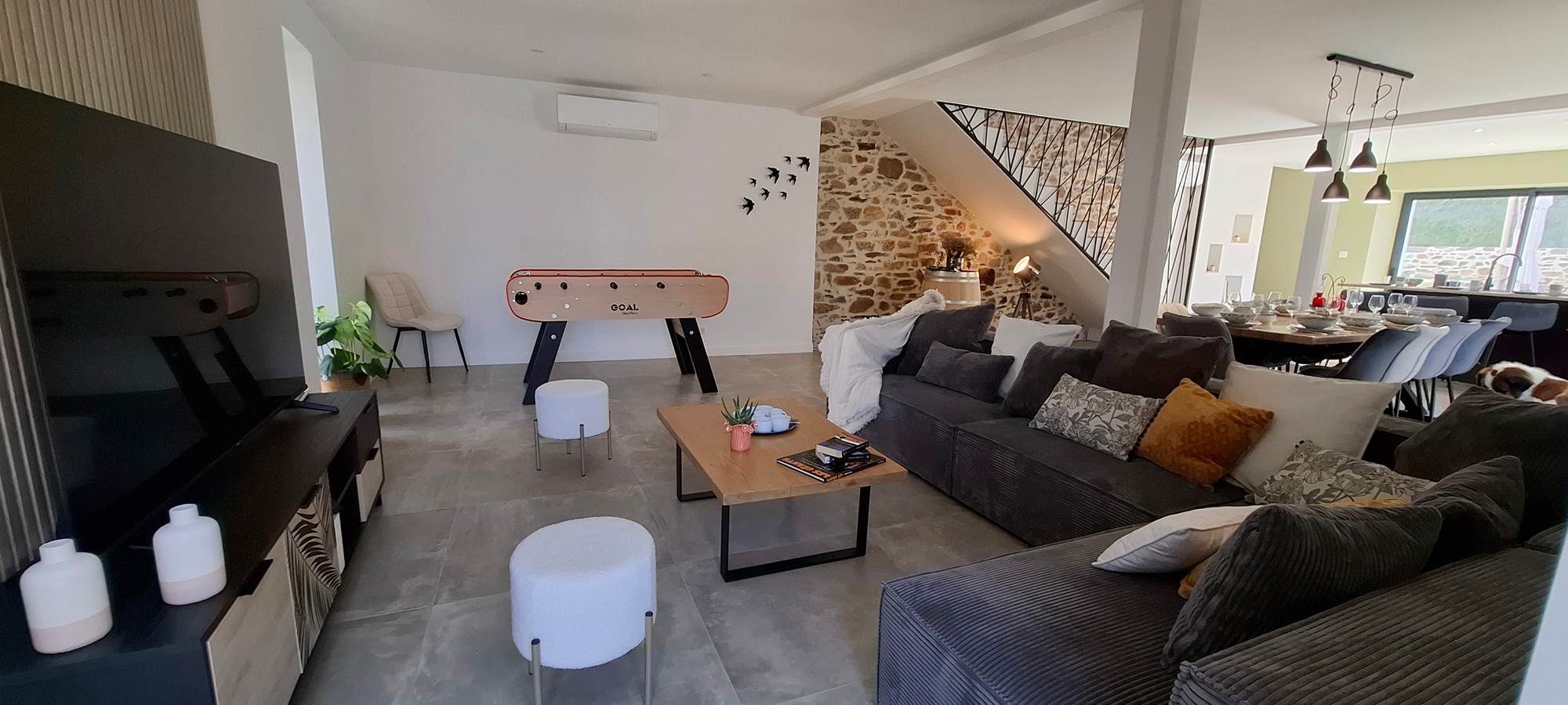 Coin babyfoot détente à St Victurnien gîte familial