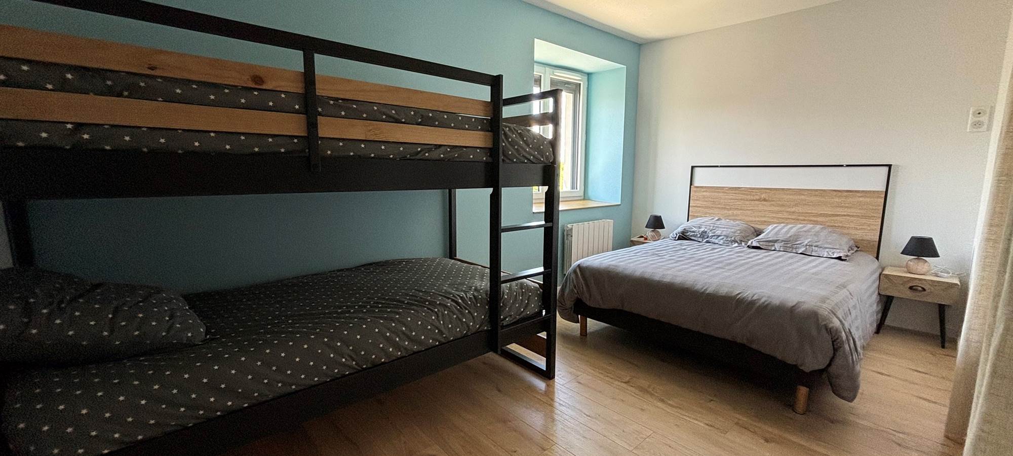 chambre familiale lit double et lits superposés