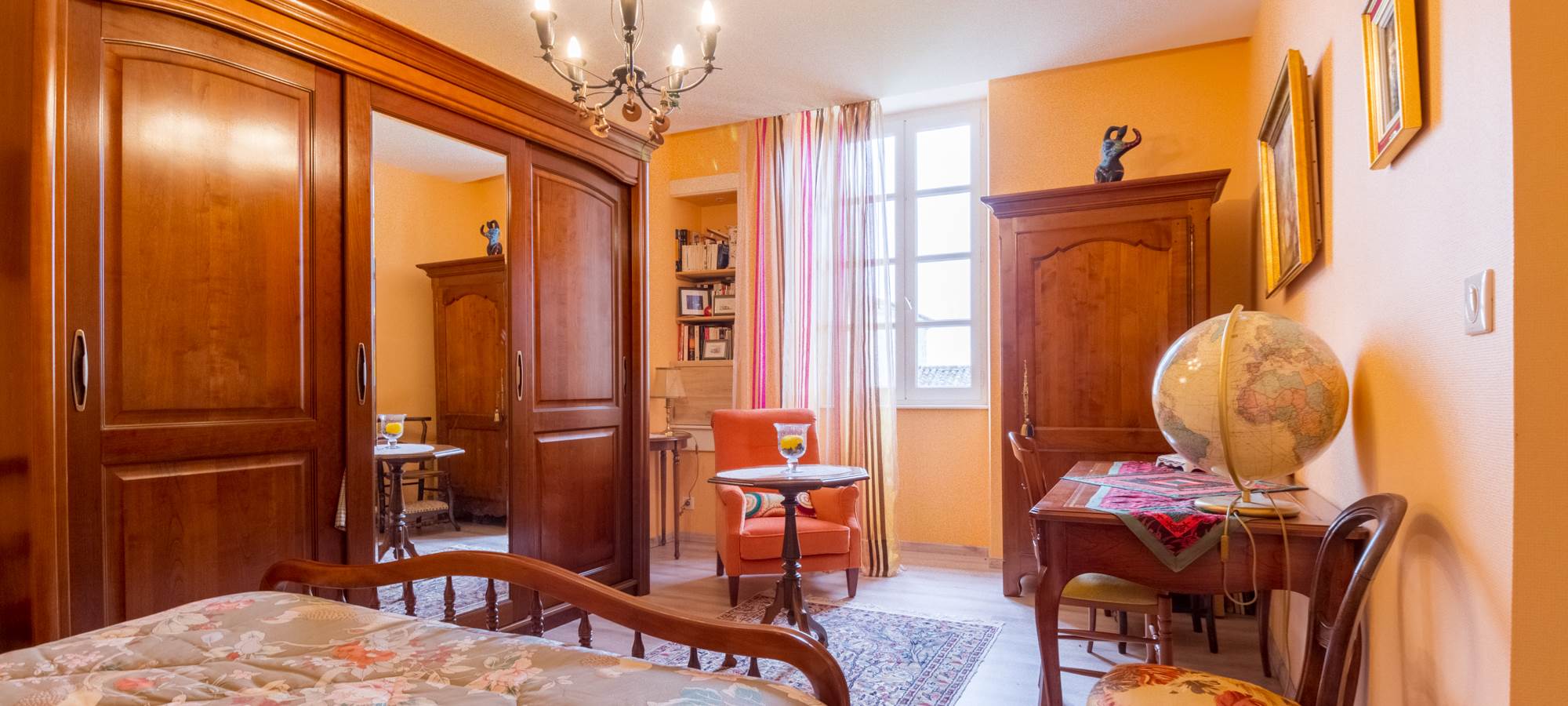 Saint Roch chambre orange.jpg