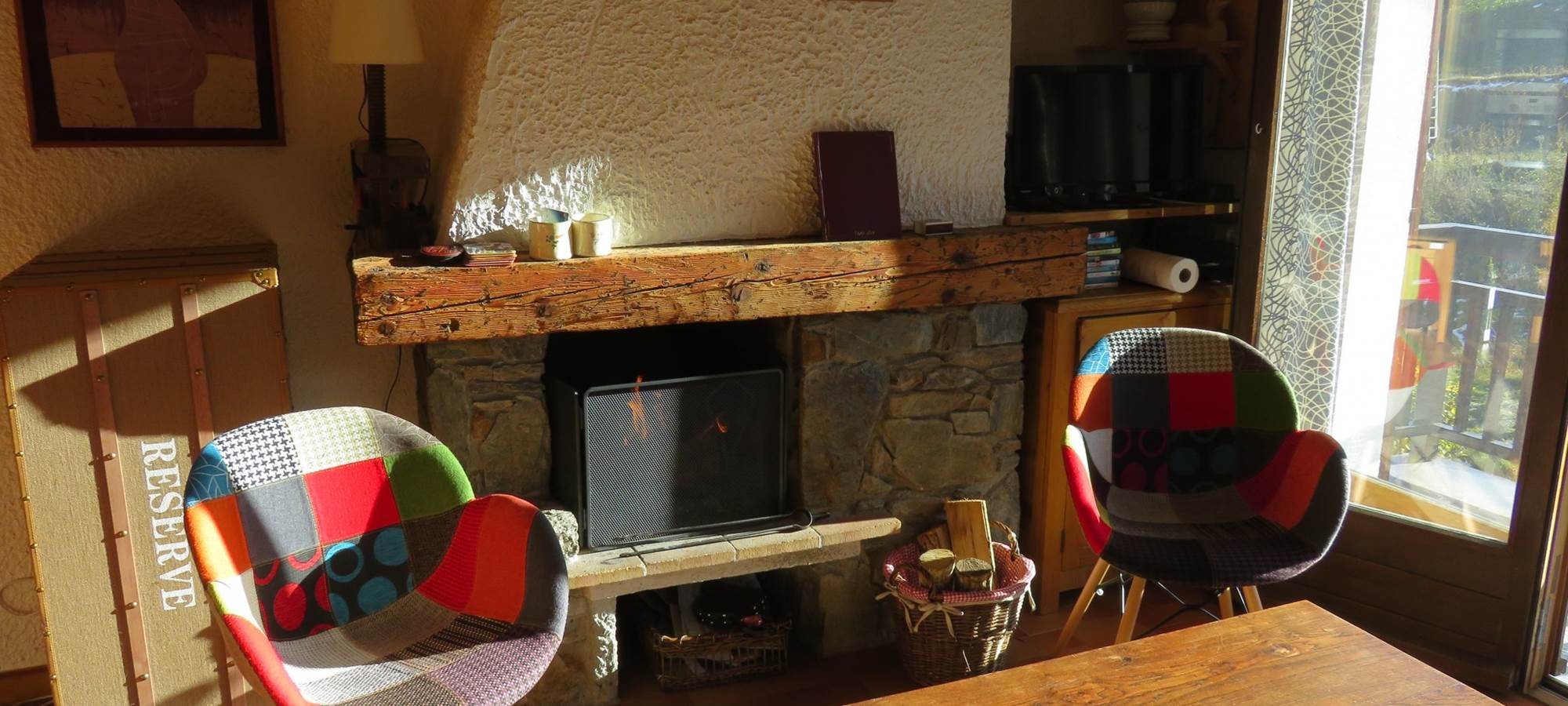 Salon avec cheminée