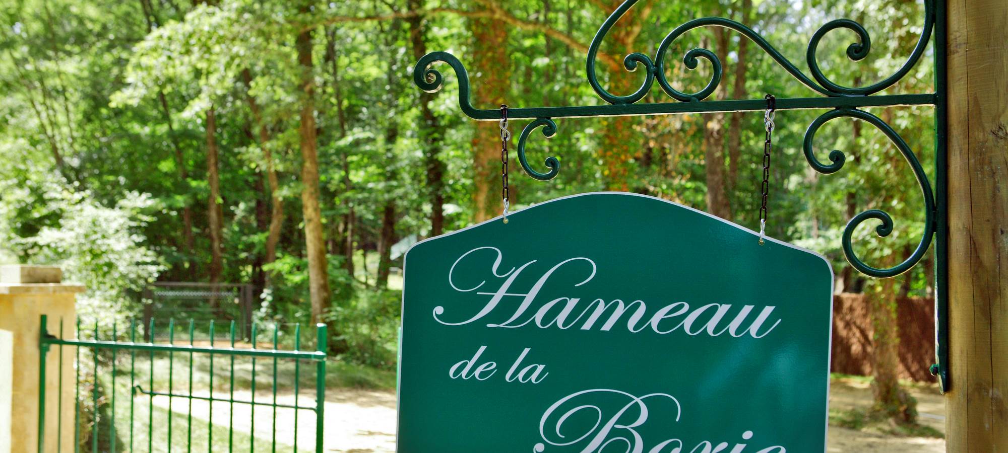 Portail d'entrée gite perigord le hameau de la borie