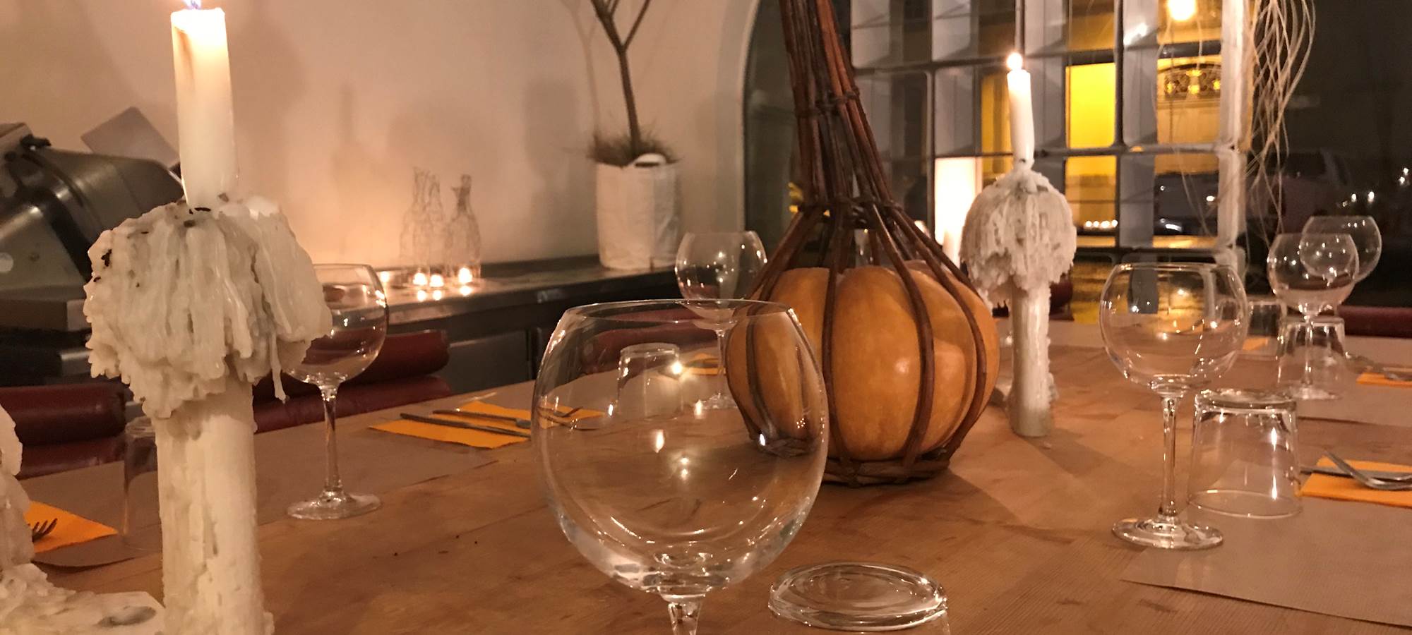 table d'hôtes prés de la cheminée