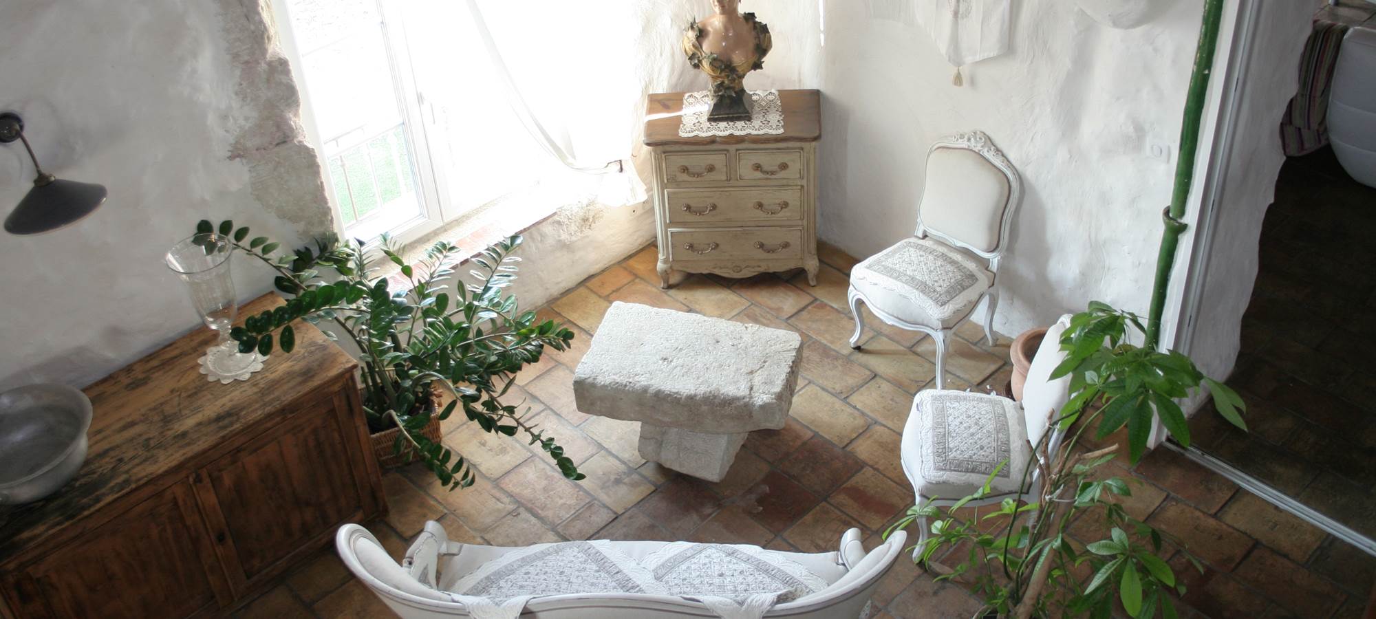 salon authentique dans un gite de charme dans le sud de la France