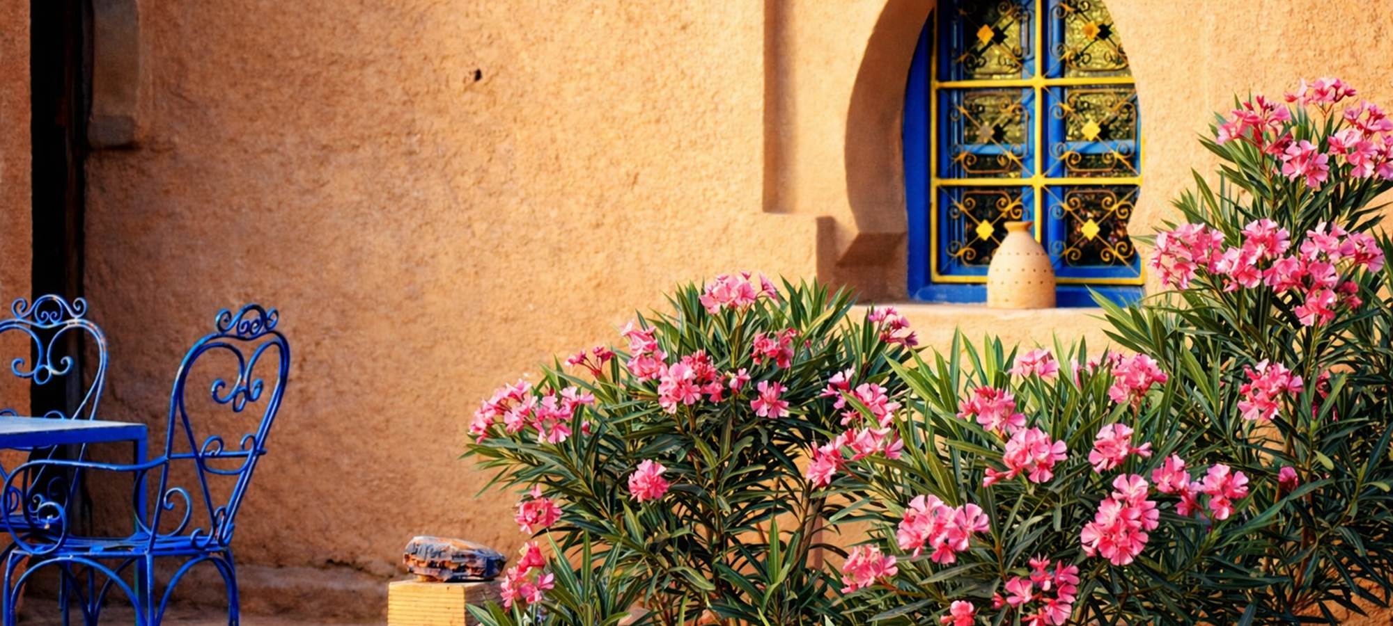 Sur la terrasse de l'auberge