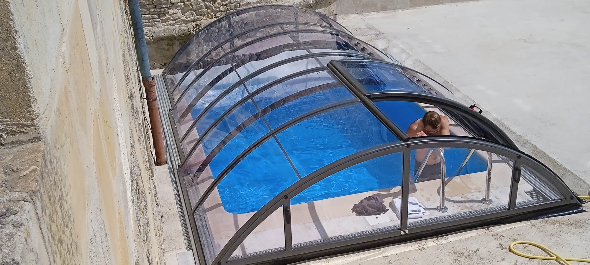 Piscine réservée au Corps de Logis