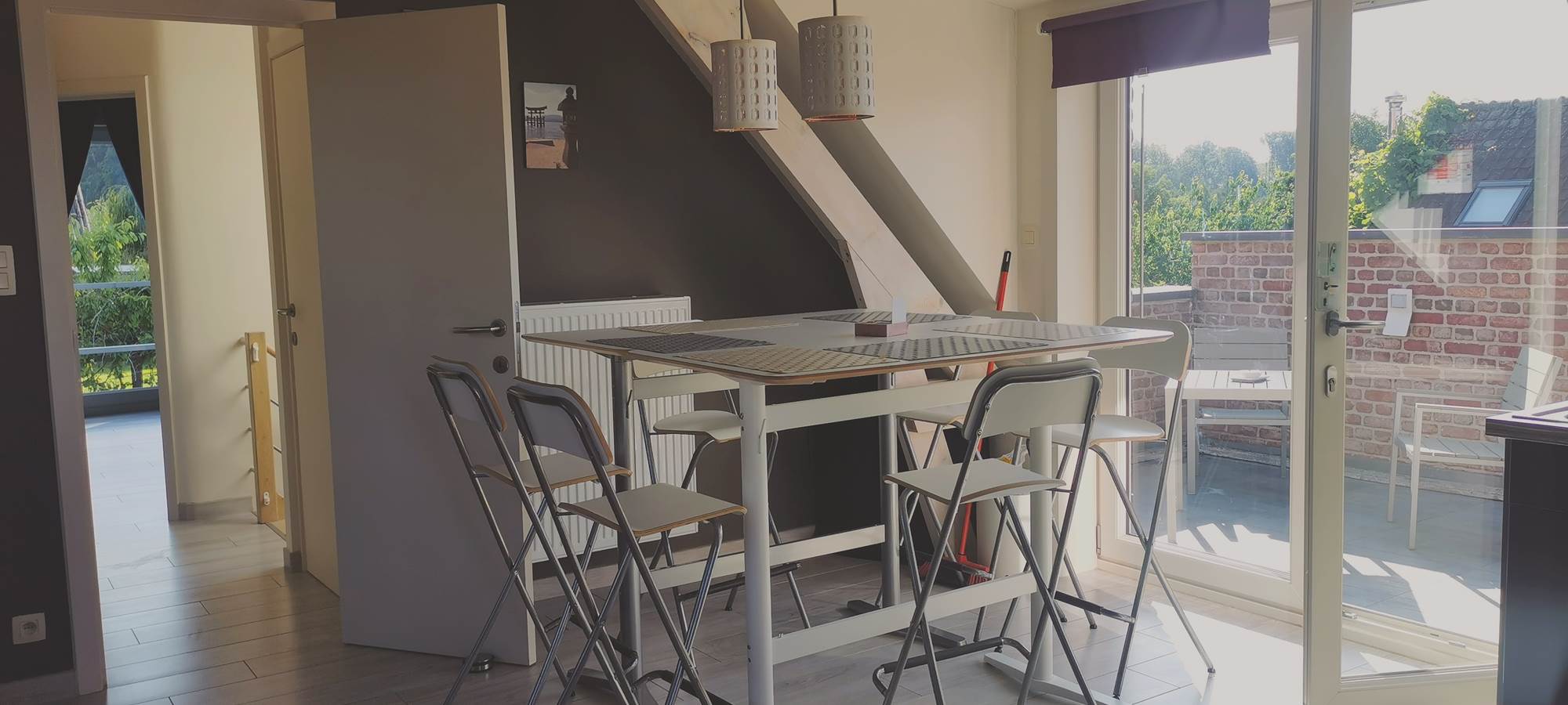 Agréable salle à manger aérée