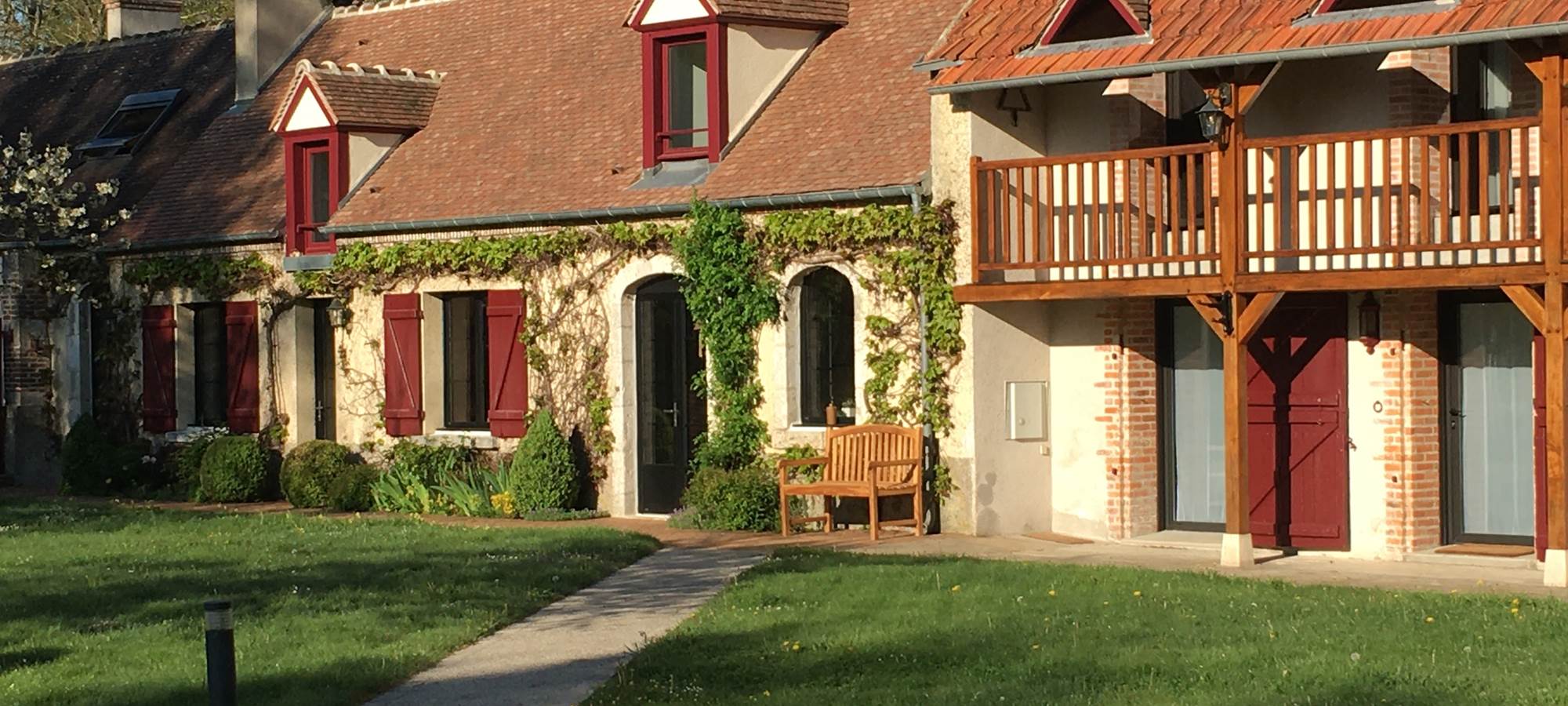 La partie de la maison autrefois lieu de vie du piqueux et box pour les chevaux.
