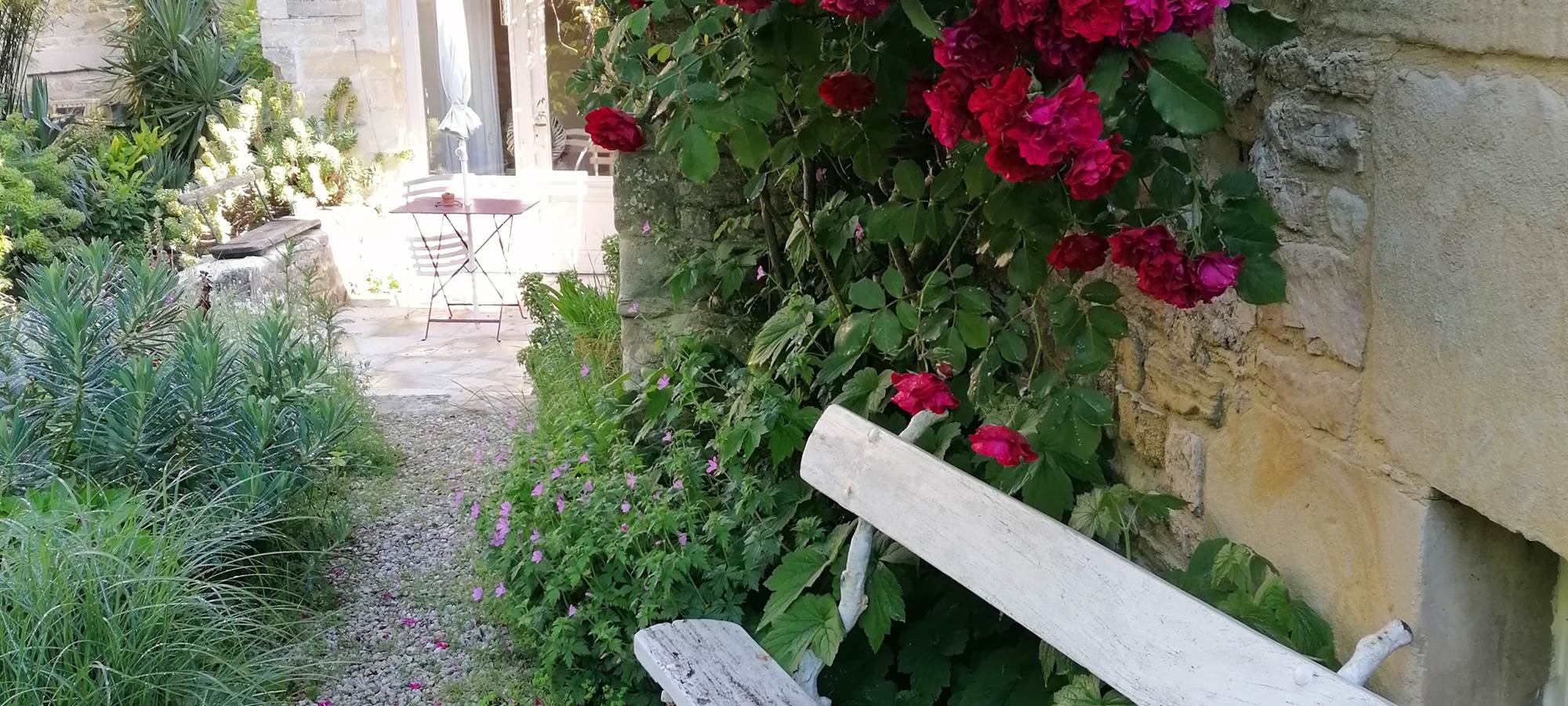 Jardin coté Rivière à La Malposte à Reviers