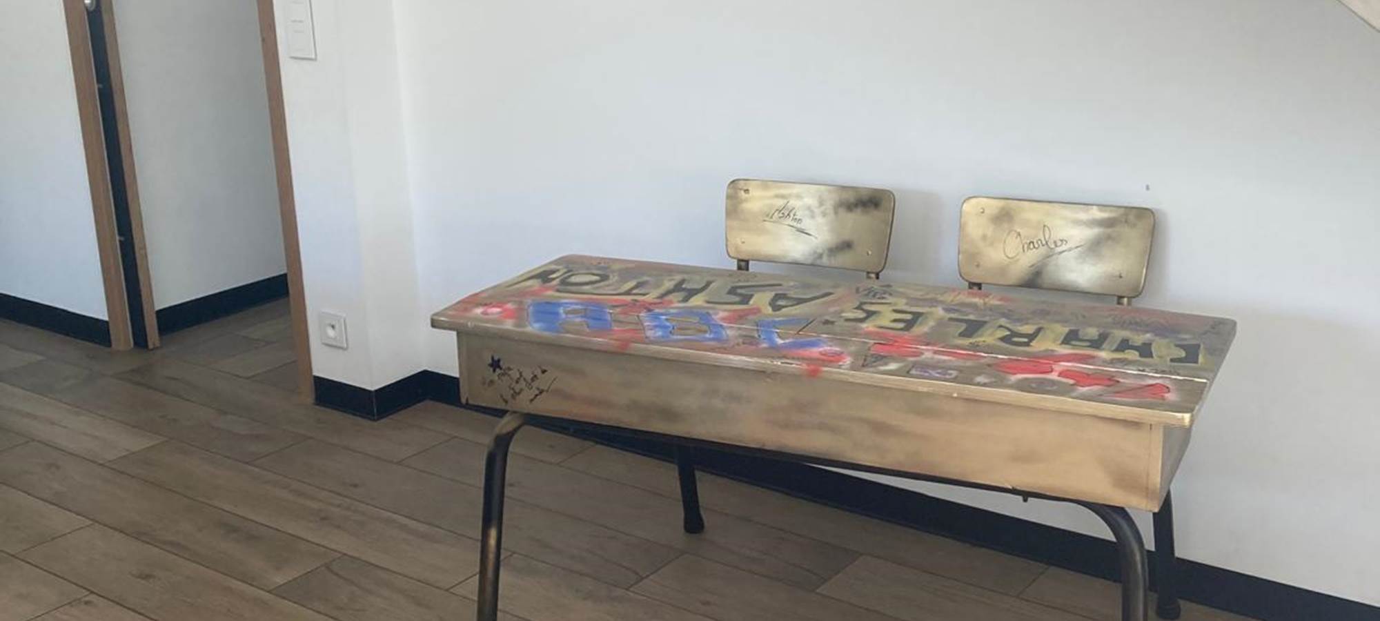 Table ecolier Charles Ashton