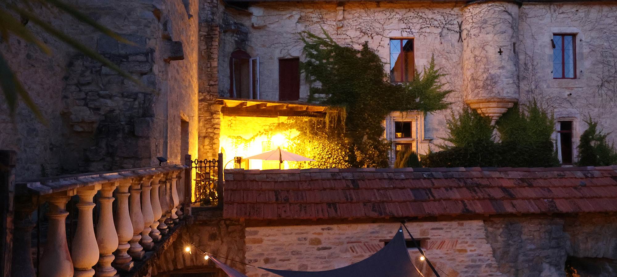 Château de Saint-Chamarand dans le Lot, hébergement de caractère pour groupes et séjours