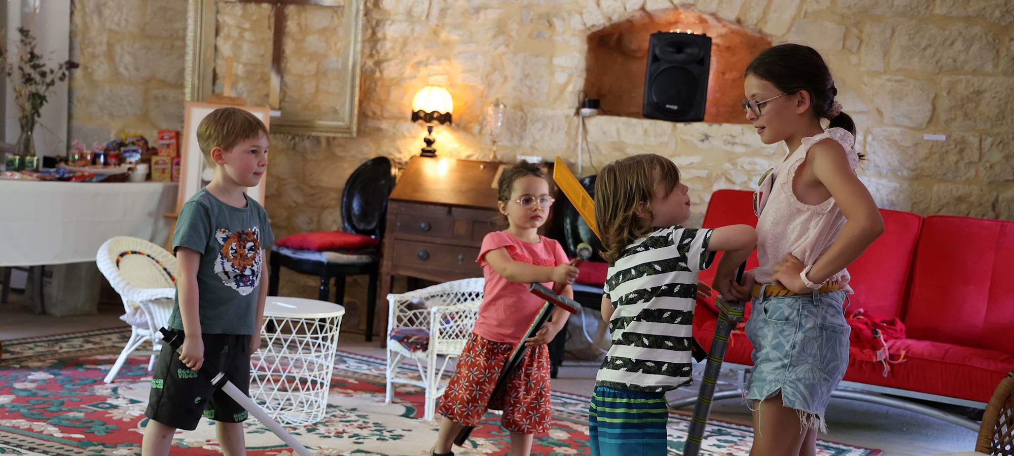 Jeux et activités pour enfants lors d’un séjour en famille au Château de Saint-Chamarand dans le Lot