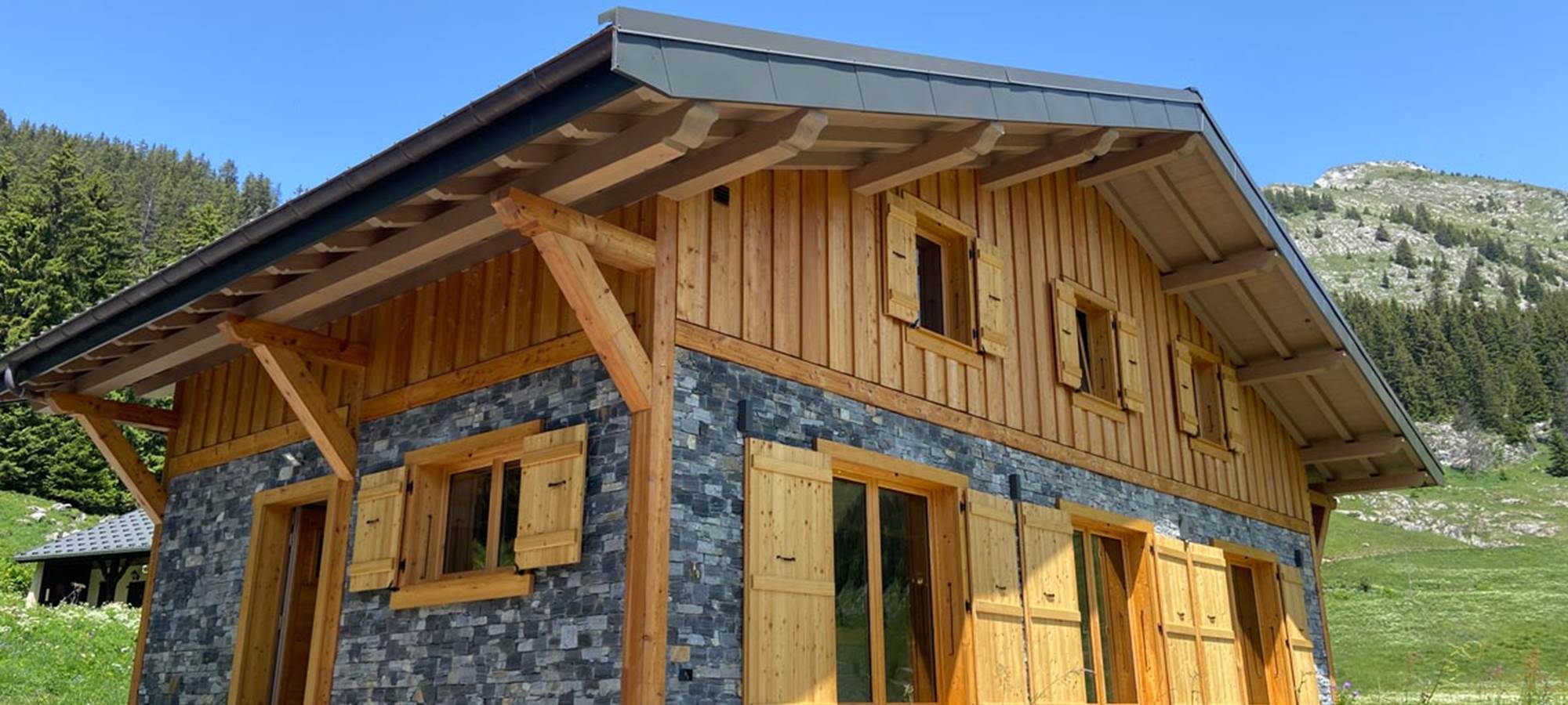 Chalet-exte´rieur-gauche-entier