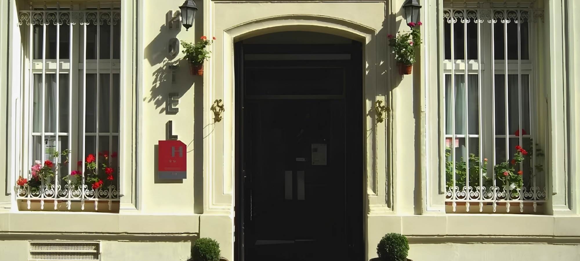 Entrée Hotel Jean Bart Paris 6