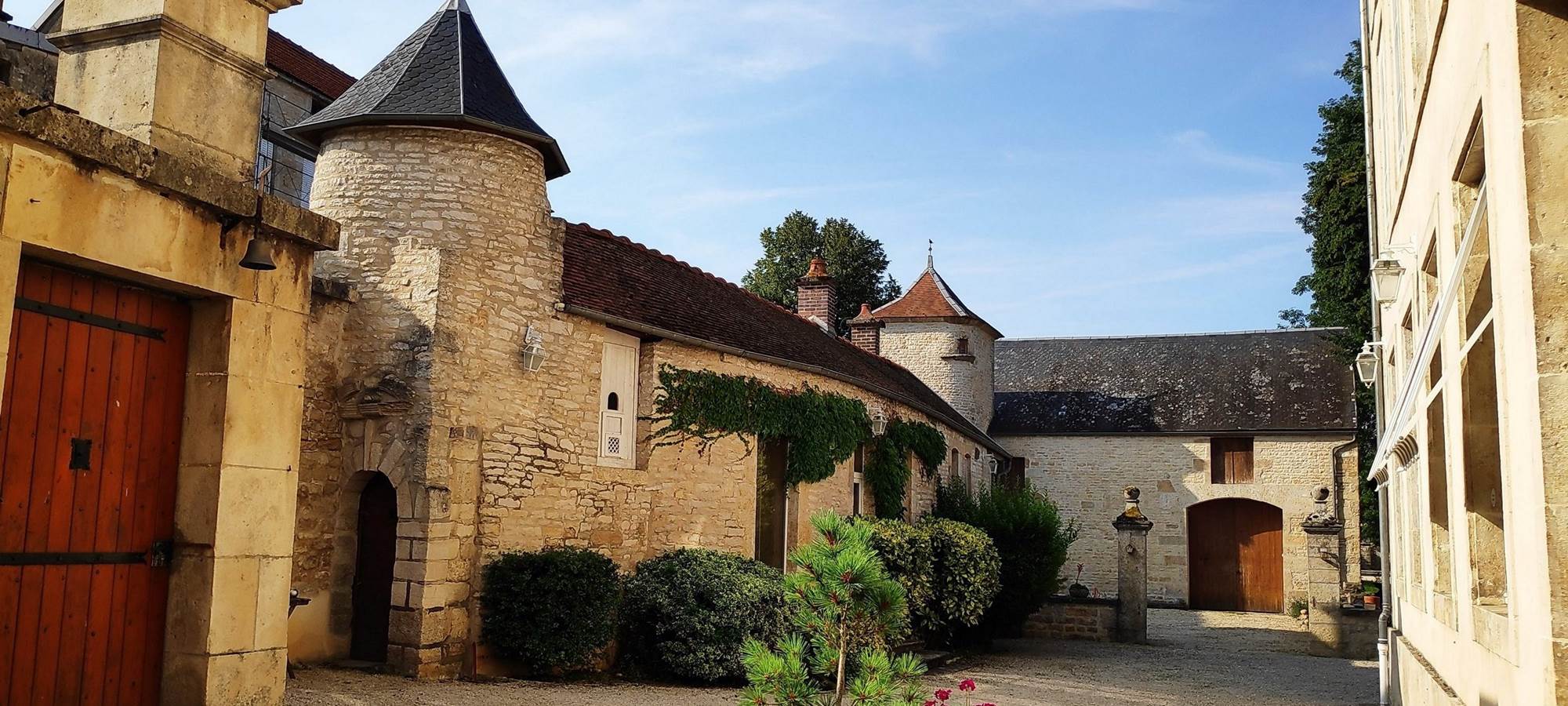 vue extérieurs manoir de l'Ecahauguette