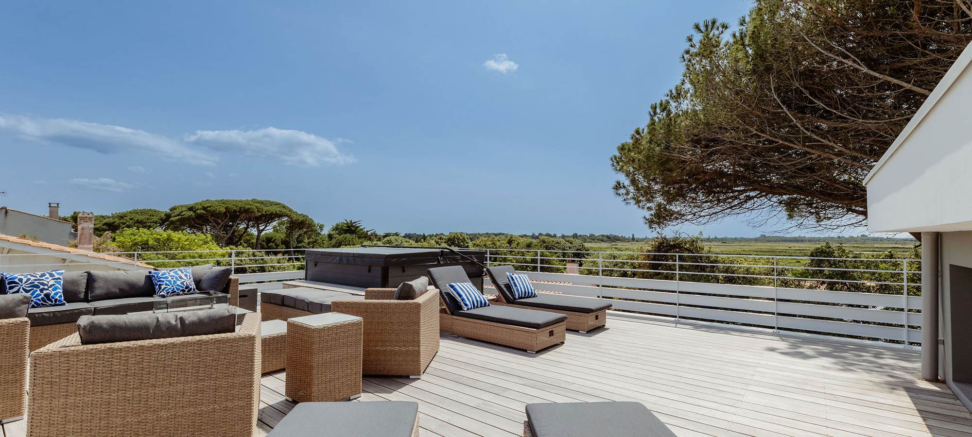 Terrasse vue marais XO 17