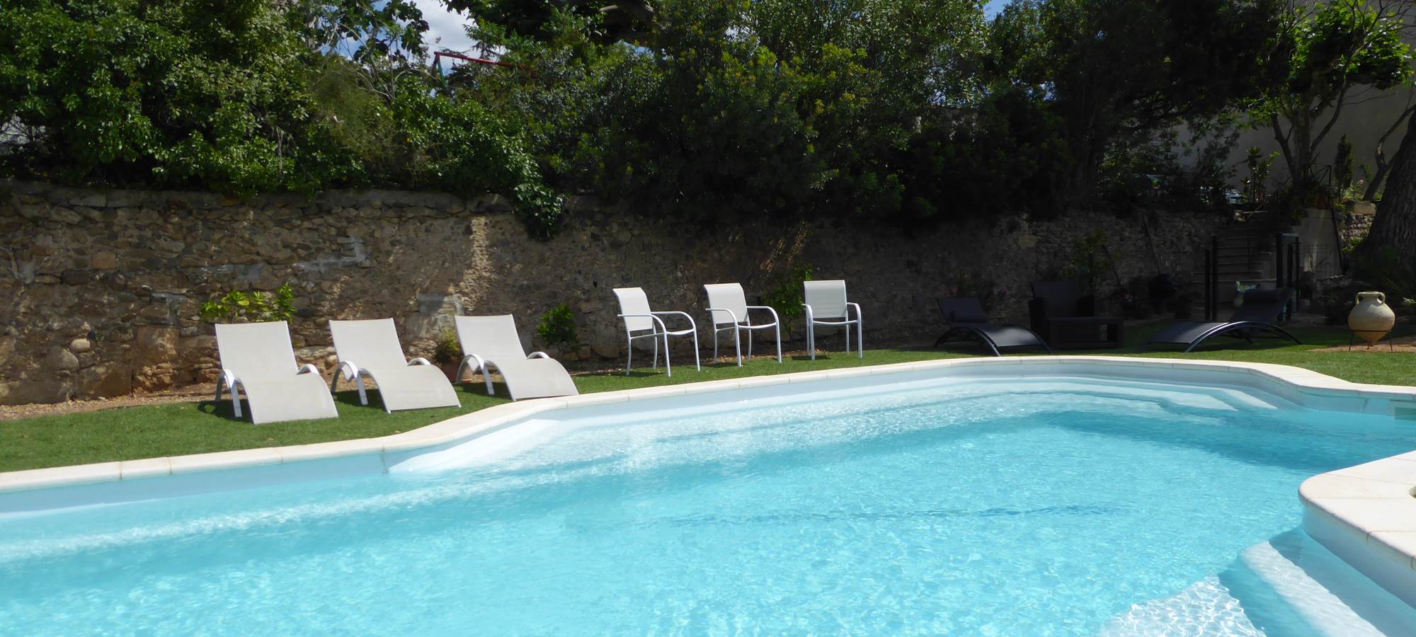 Gites piscine soleil farniente Herbe Sainte