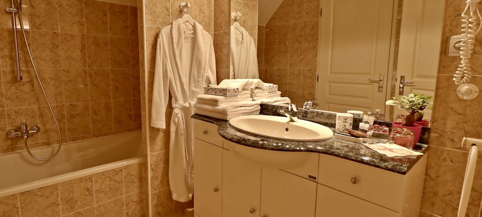 Salle de bain Chambre triple Confort Le Pas de' Âne Saint Ondras