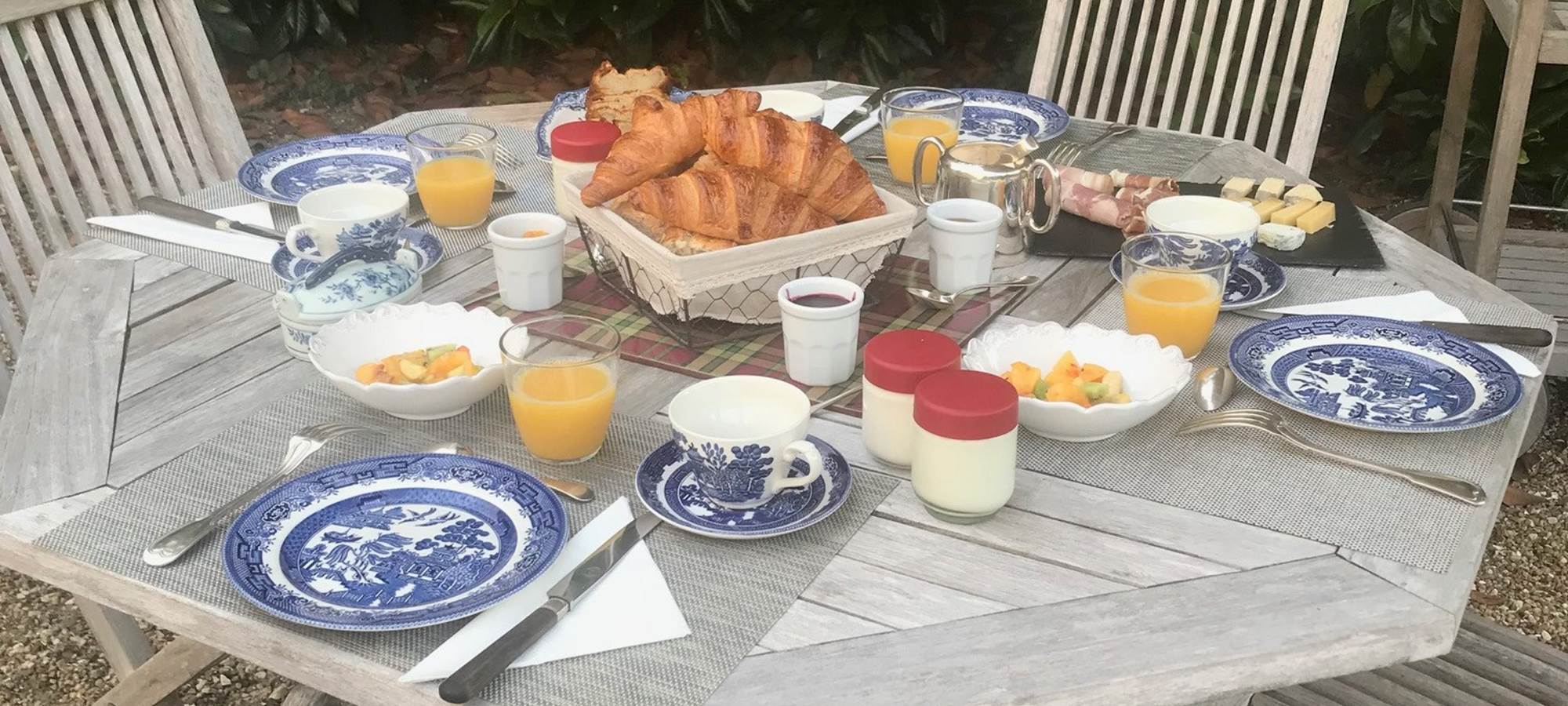 Petit déjeuner à l'ombre du Magnolia