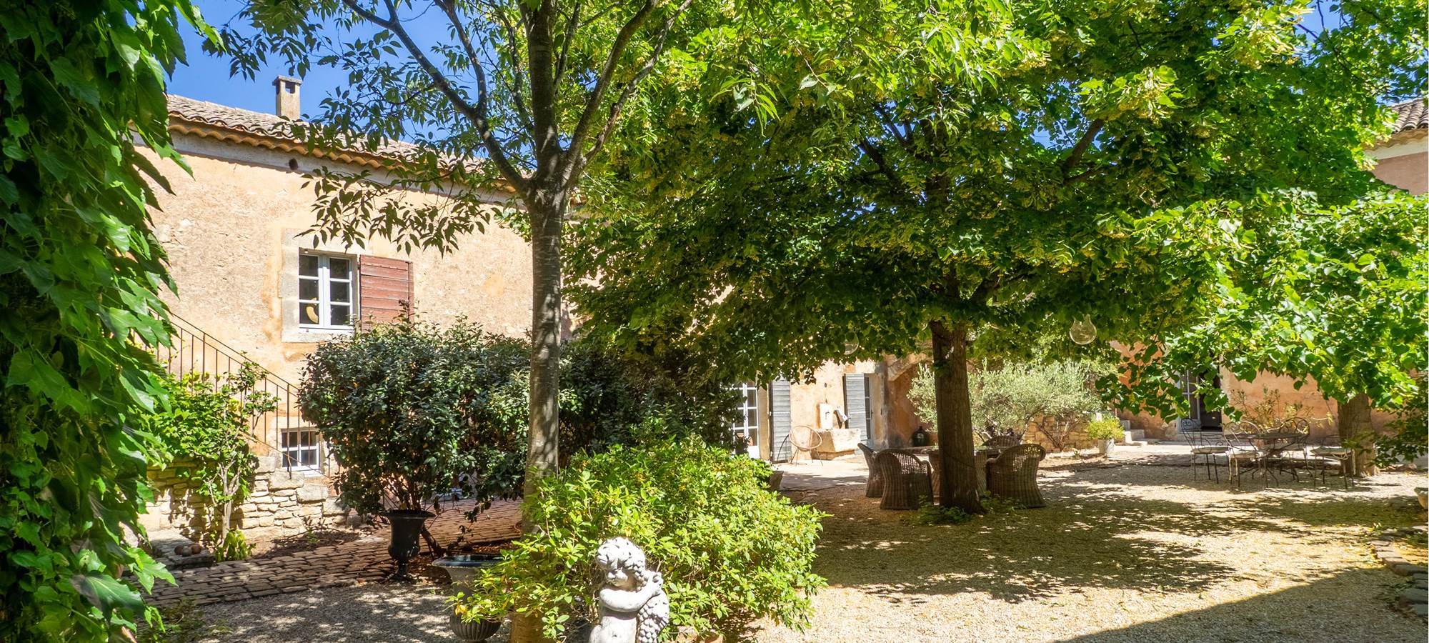 La cour intérieur du Mas.