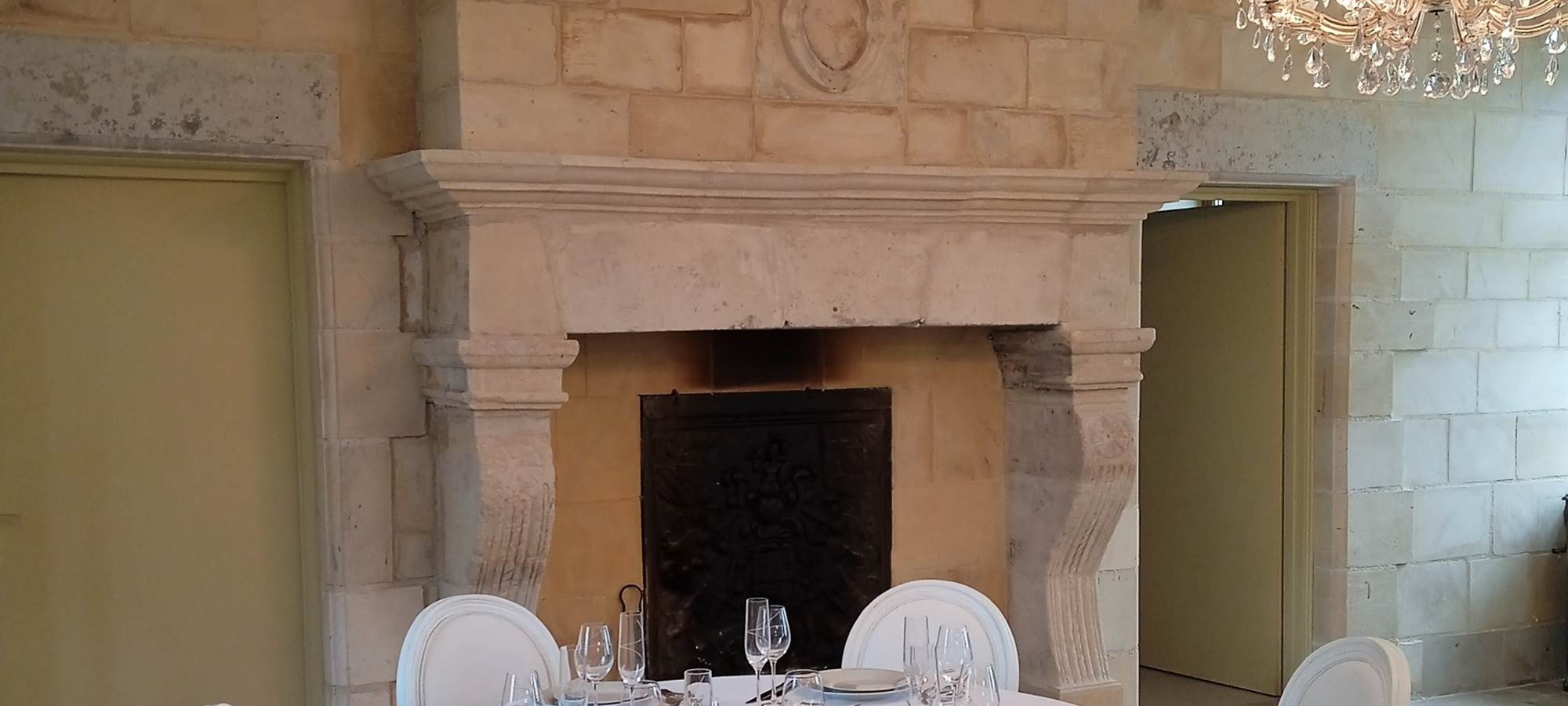 Cheminée de la salle de réception