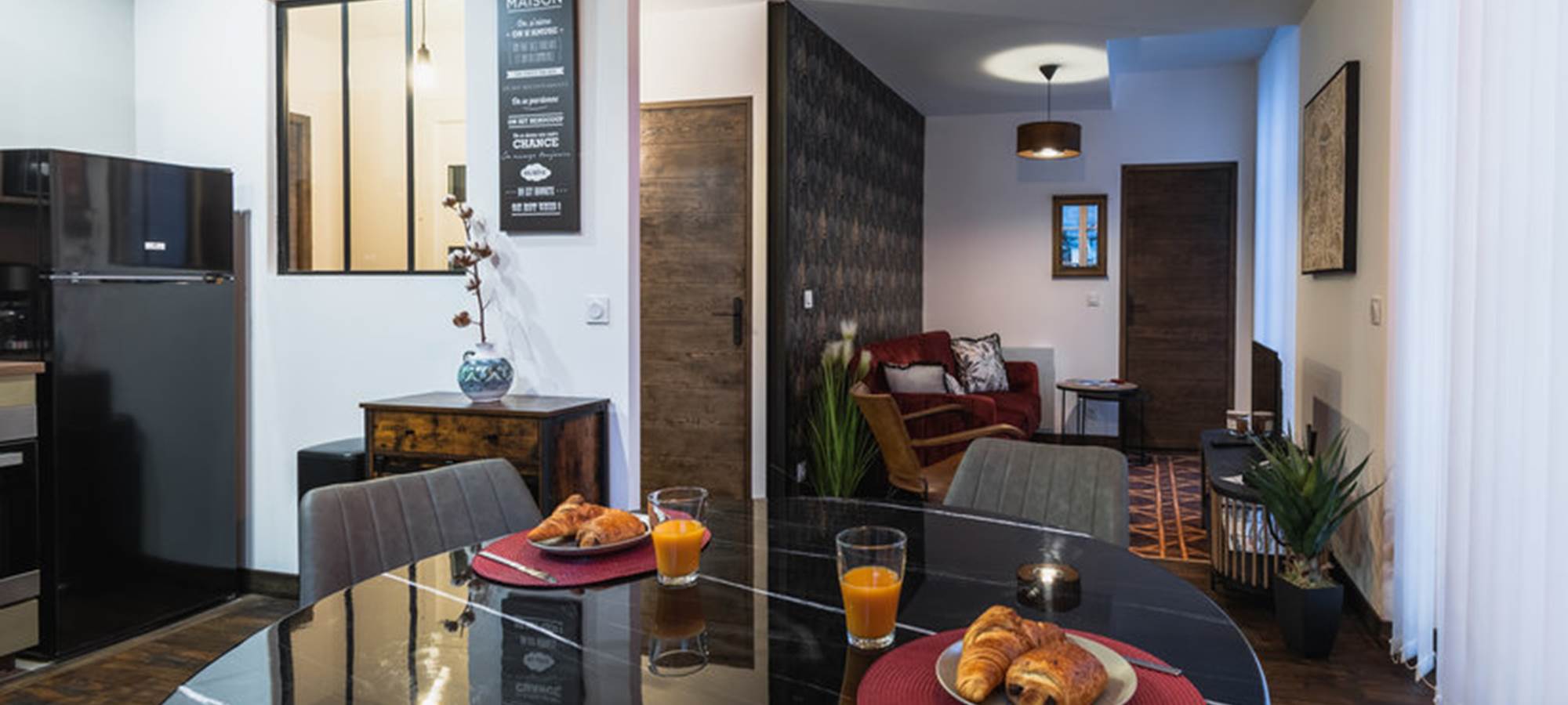 Coin repas et salon