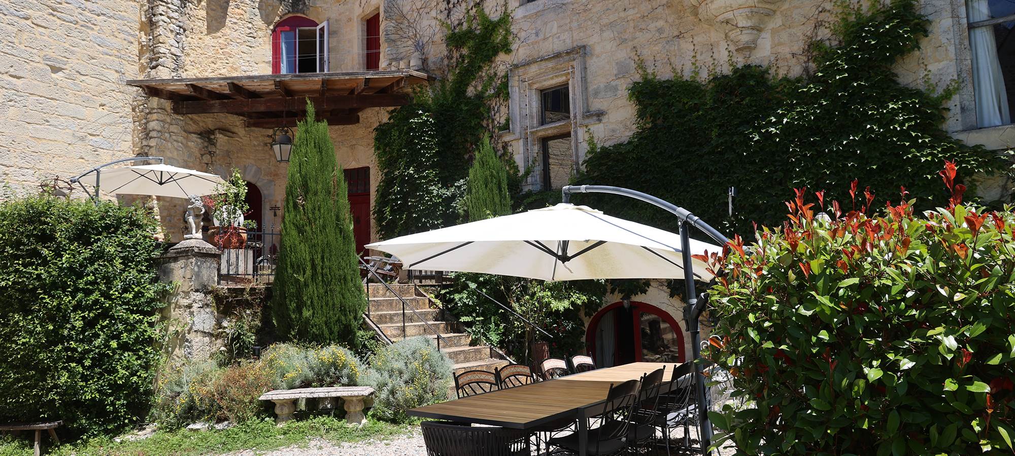 chateau-saint-chamarand-hebergement-groupe-lot-exterieur