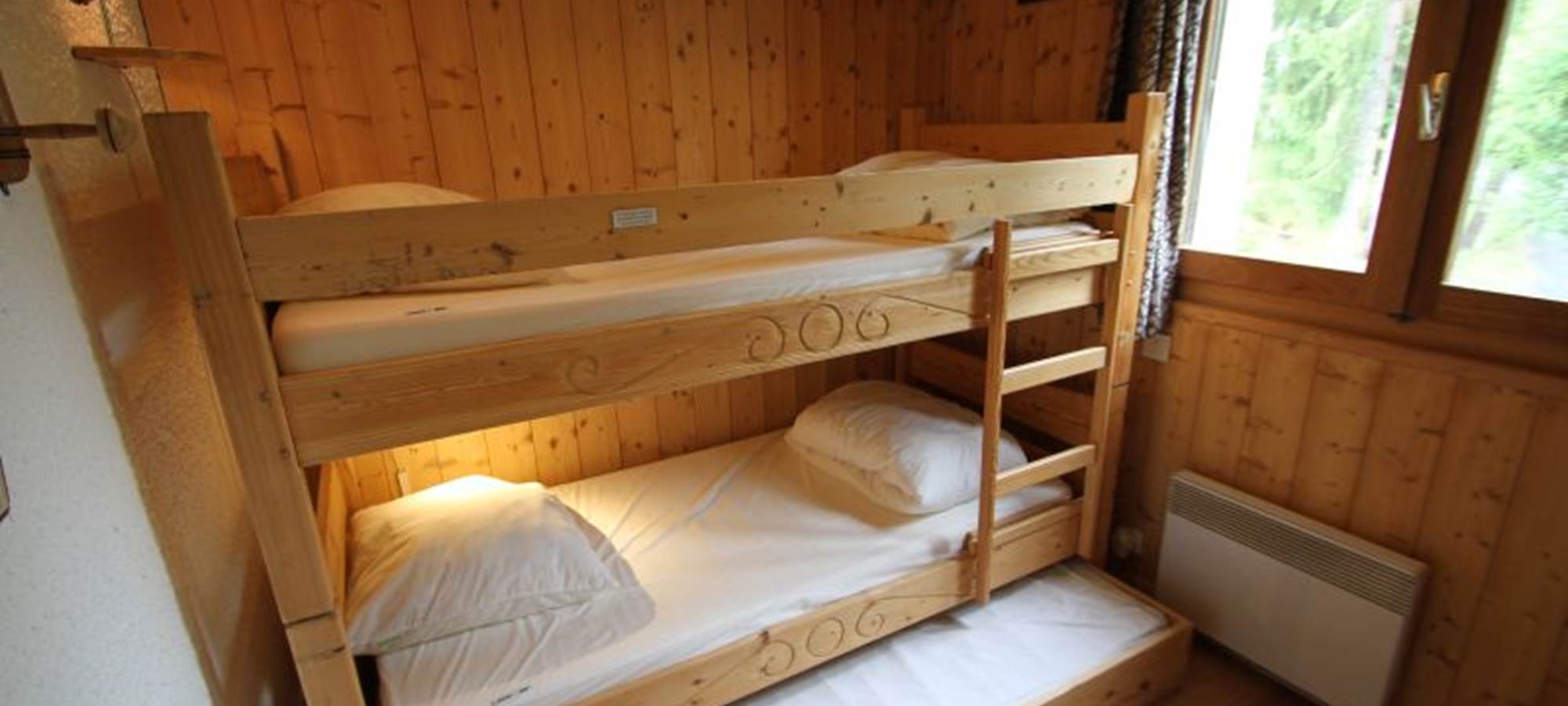 Chambre avec lits superposés