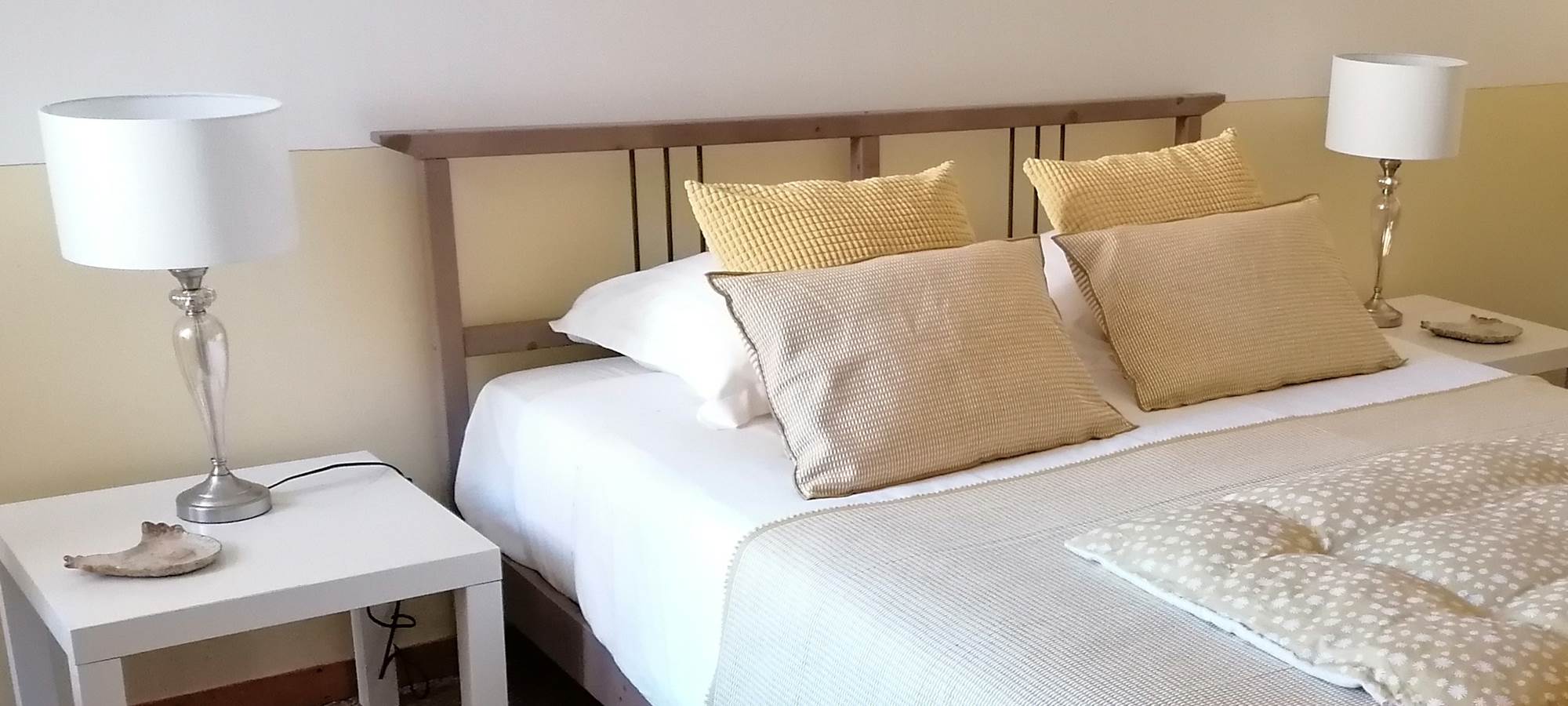 Chambre double Friesa jaune à La Malposte à Reviers