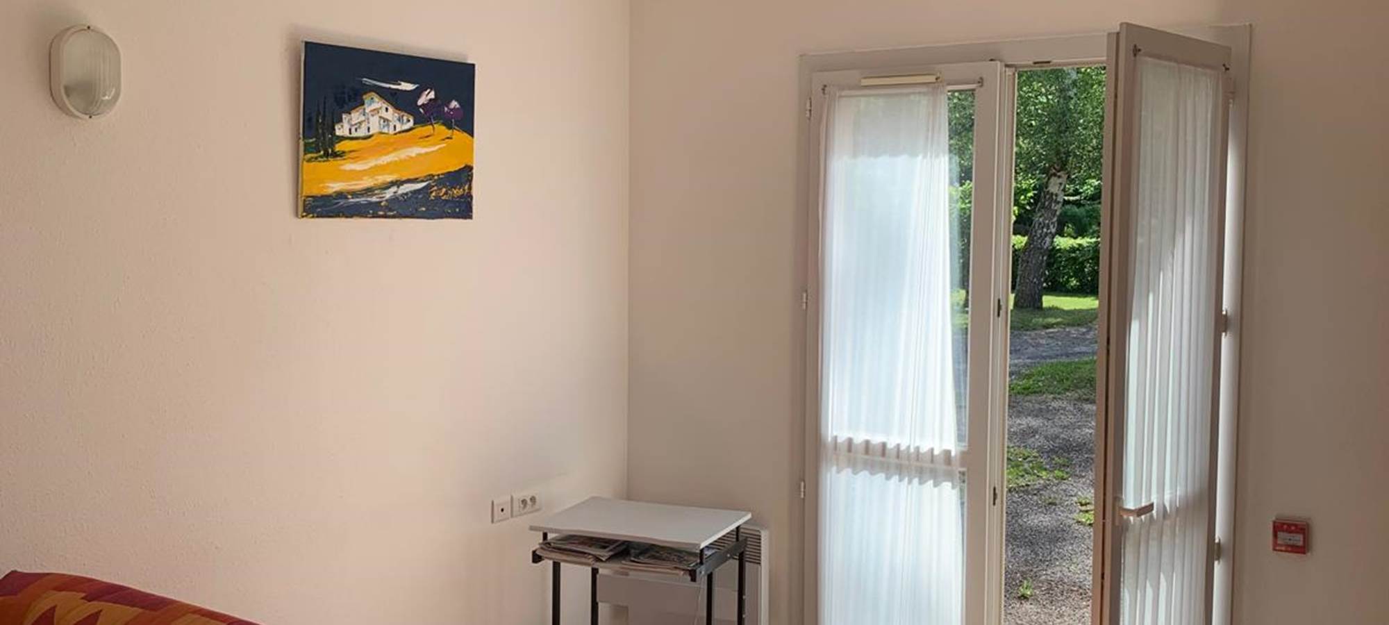 lepetitbois46_Leyme_Family PMR_salon_Gîte 21