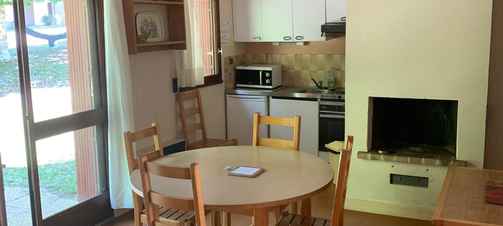 lepetitbois46_Leyme_Vintage_séjour cuisine_002_Gîte 20