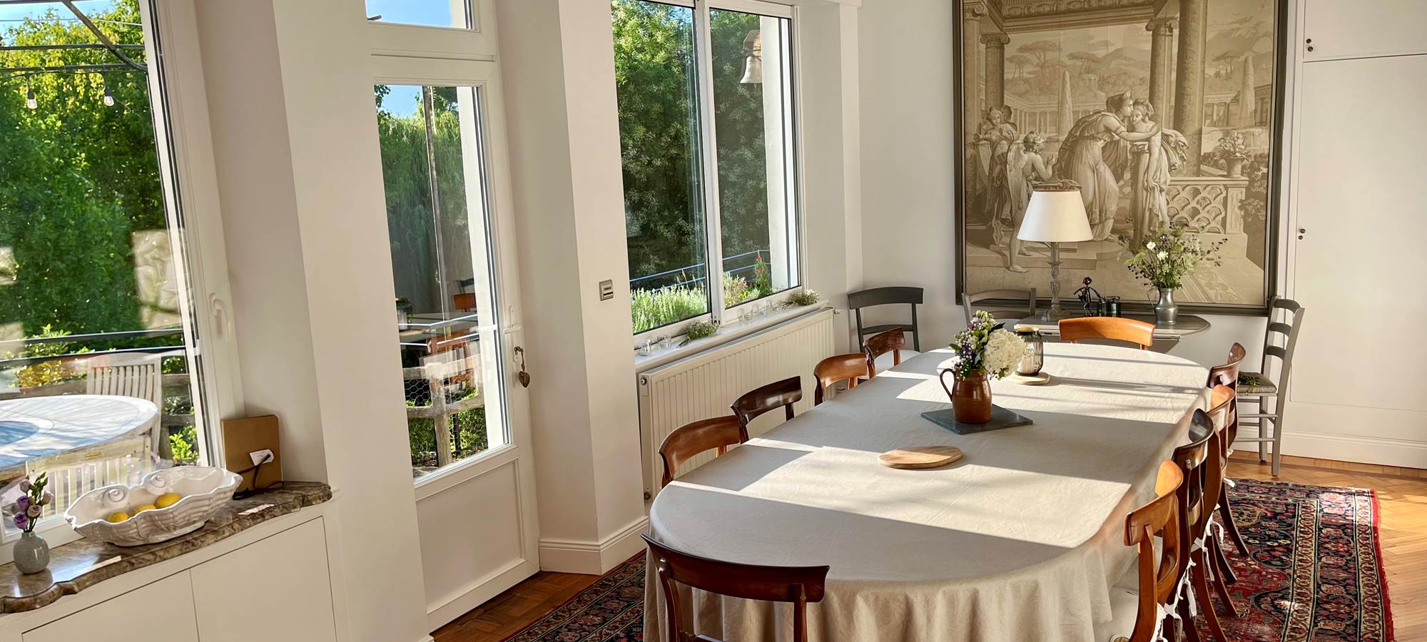 Location saisonnière près d'Angers grande salle à manger 12 convives