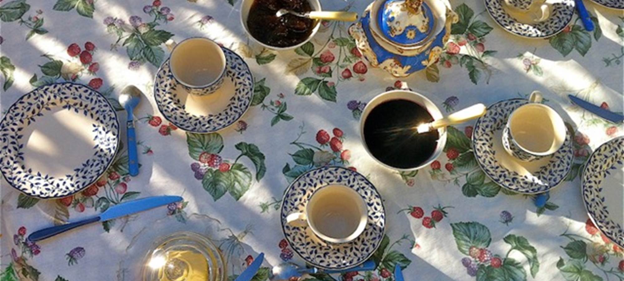 petit-déjeuner sur la terrasse