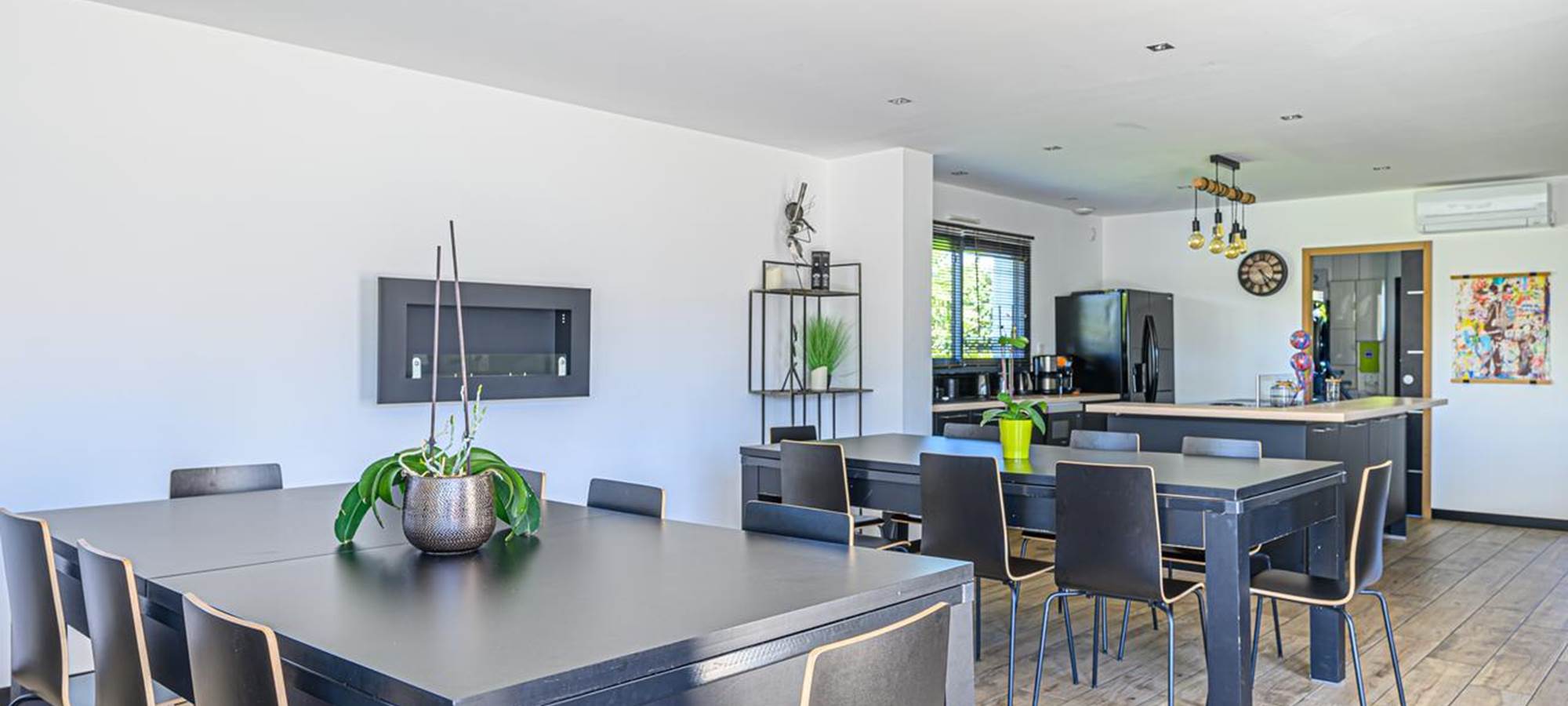 Villa charles ashton salon