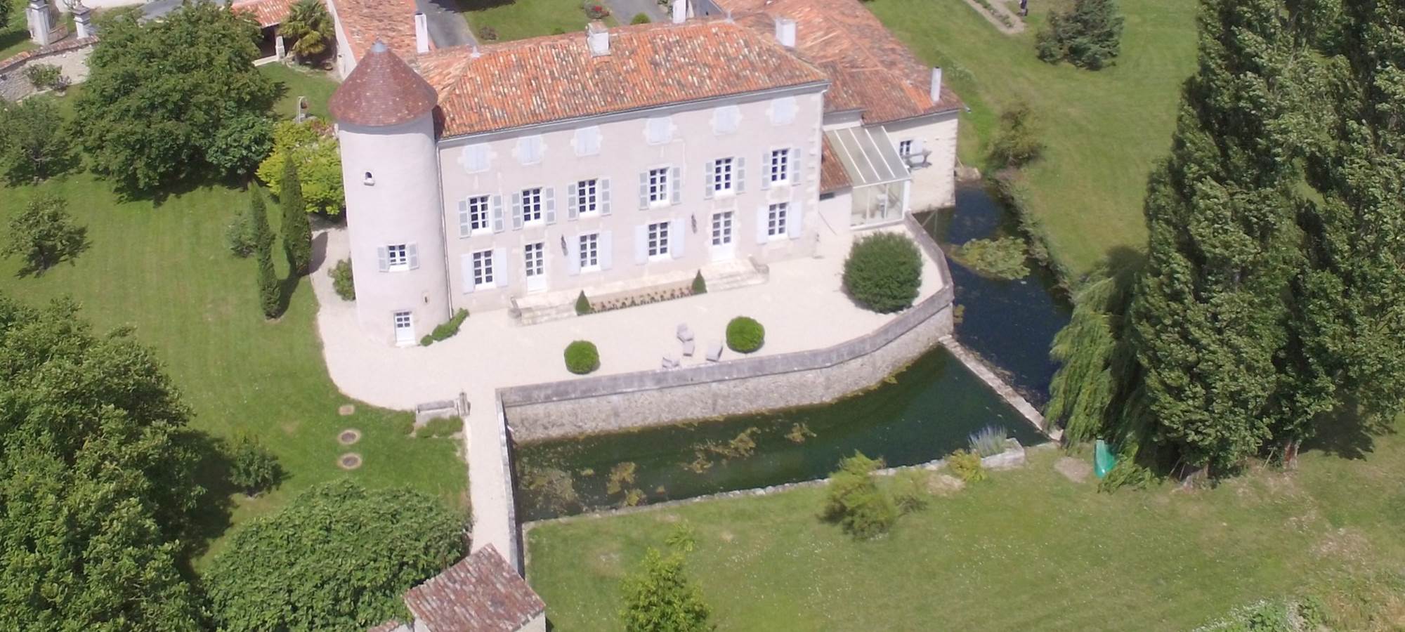 Château d'Annezay vue aérienne