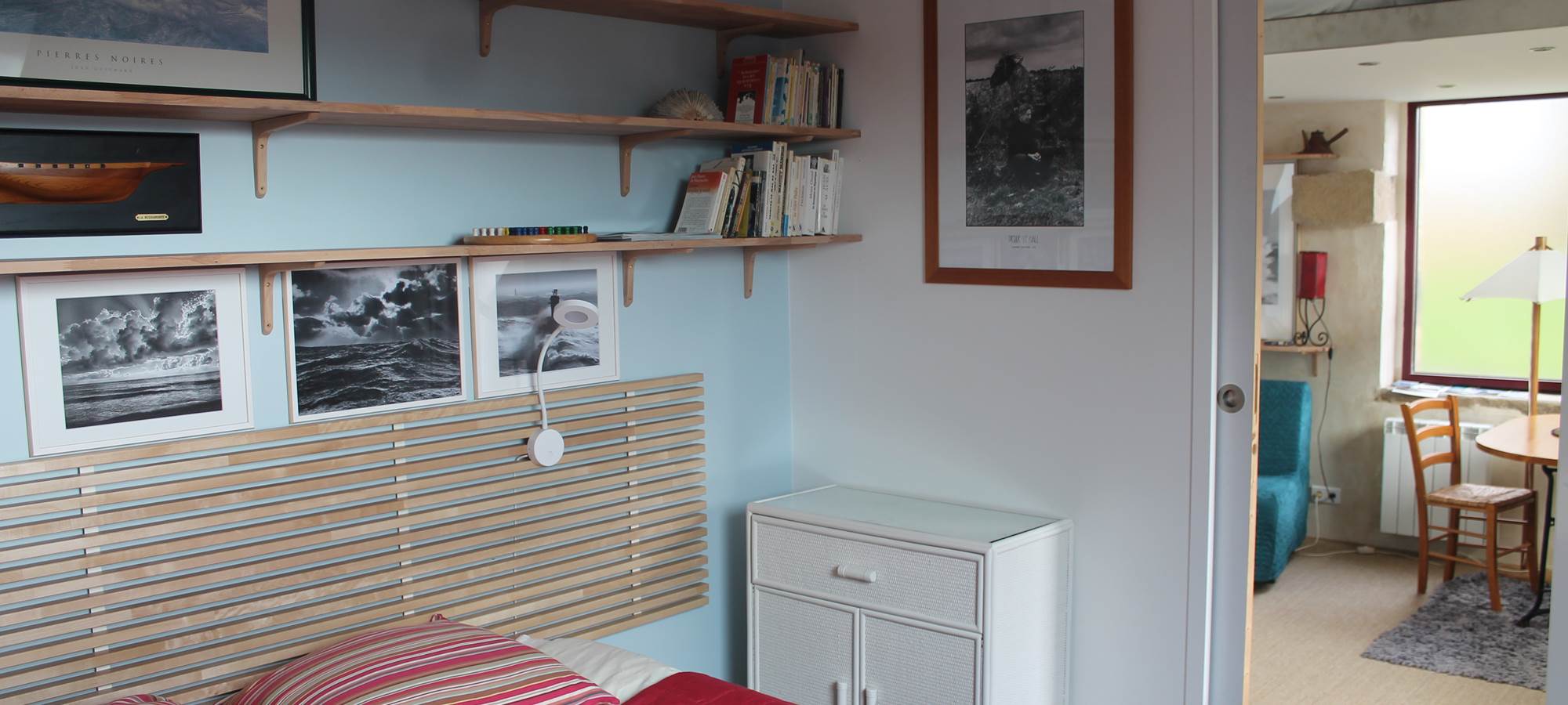 Gouelet-Ker "Ouessant" la chambre donne sur le salon