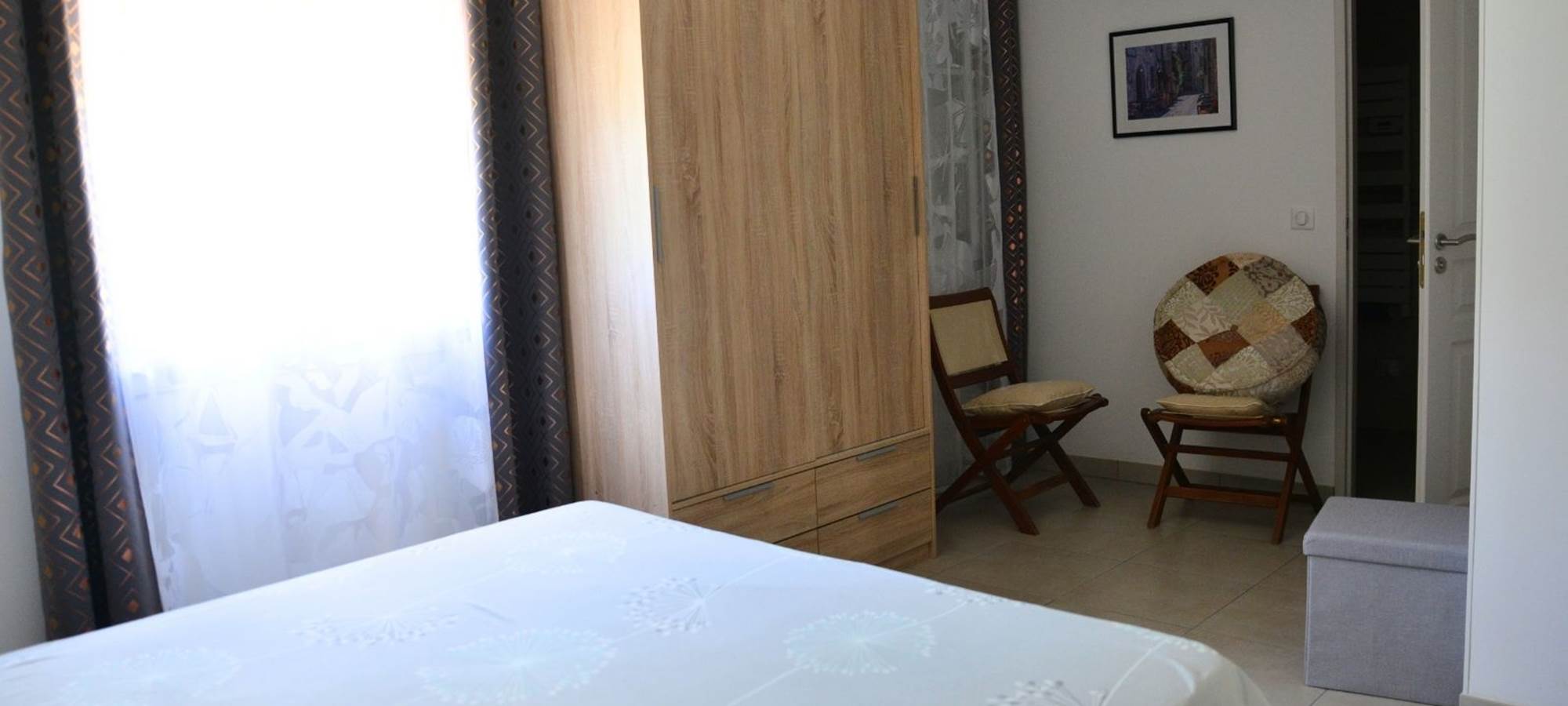 Chambre côté cours gite Artémisia