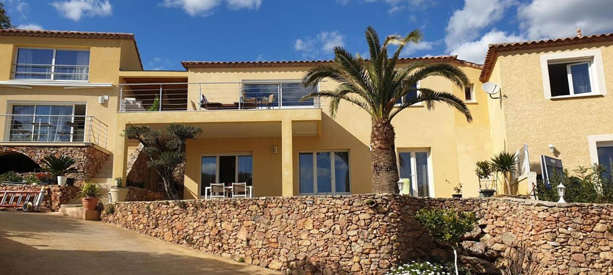 LES DEMEURES DE THAU - Gîte