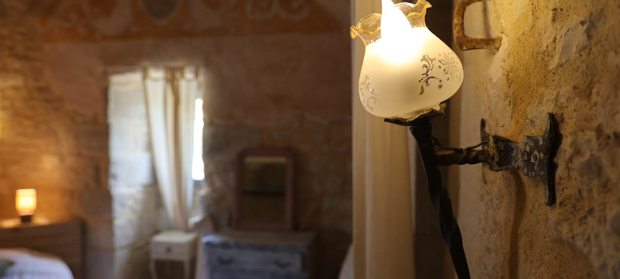 Chateau de Saint Chamarand, chambre de la Reine, la TOUR medievale  (2)