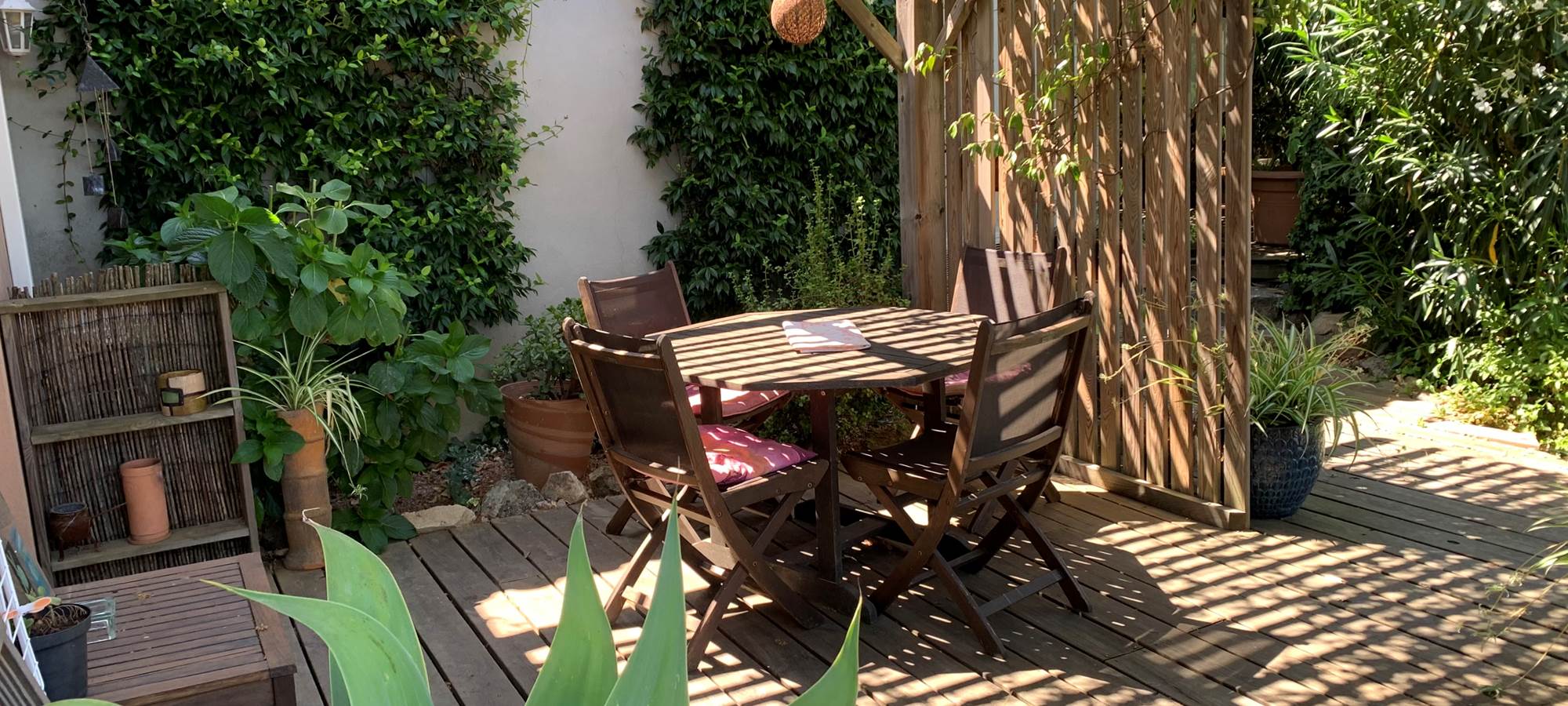 La terrasse de la chambre "JASMIN"