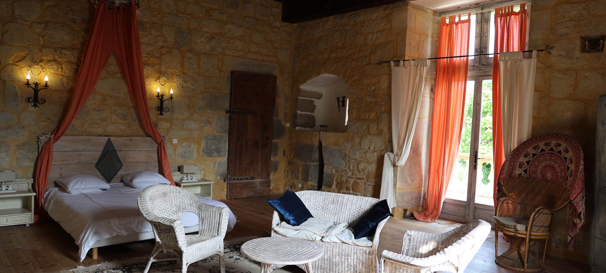 chateau-saint-chamarand-hebergement-groupe-lot-chambre-peyronnenc