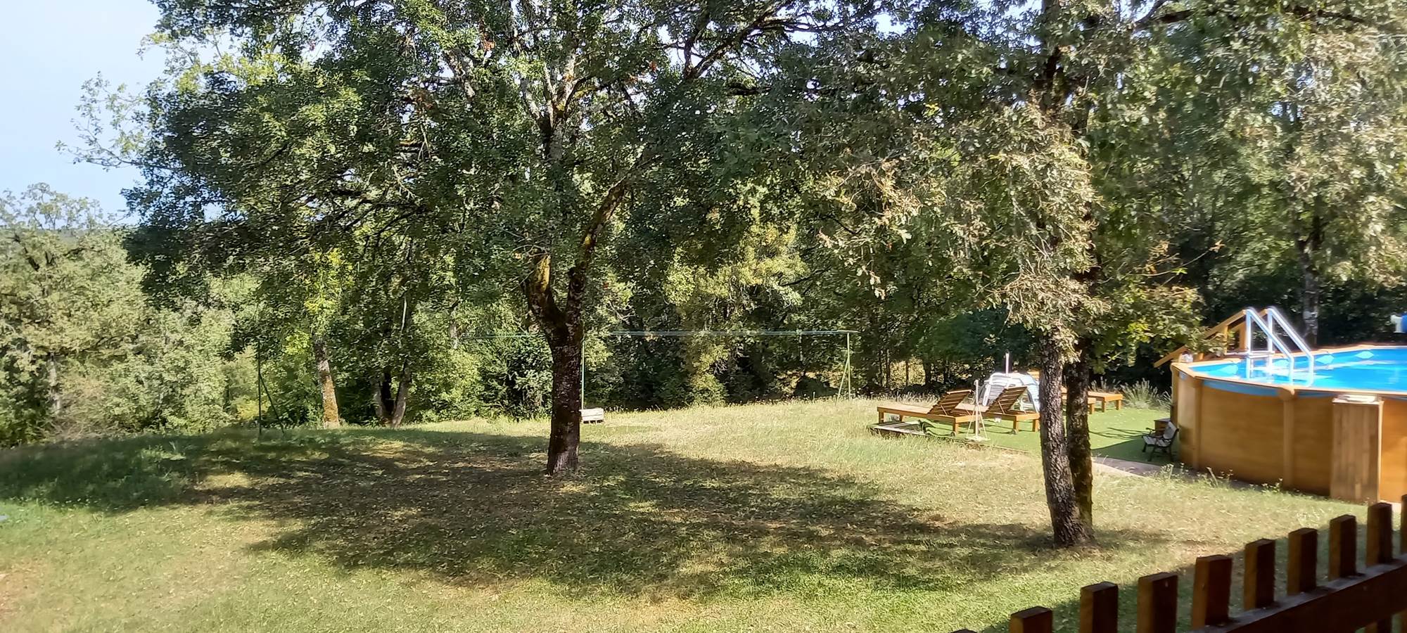Piscine vue de la terrasse