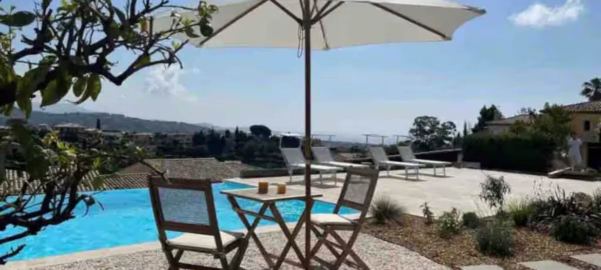 LOU BEL AZUR - ESPACE DETENTE APPARTEMENT SEJOUR VACANCES COTE D'AZUR SAINT LAURENT DU VAR