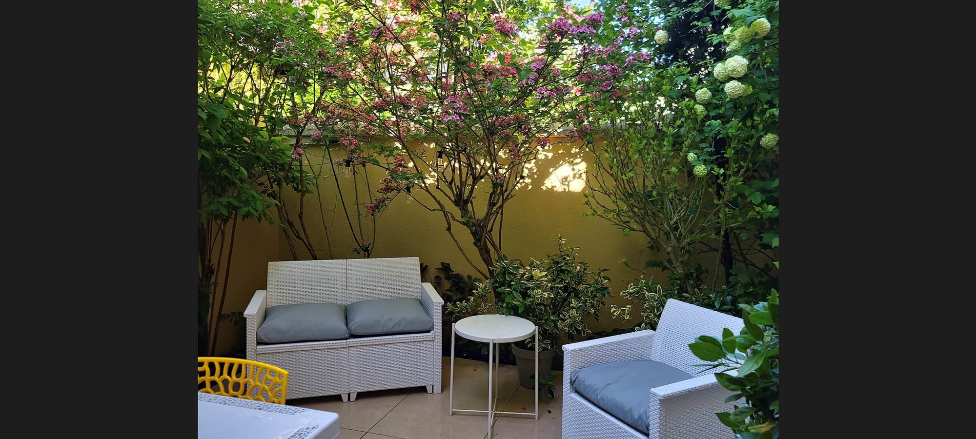 VILLA DU LAC VICHY - patio  salon de jardin