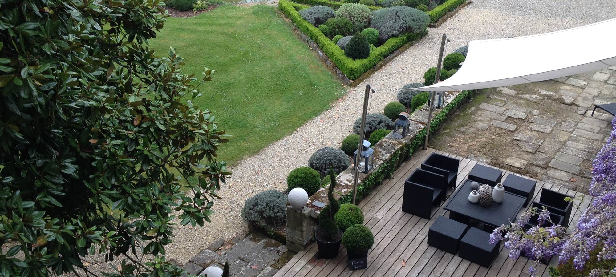 vue aérienne du chateau de Lissac